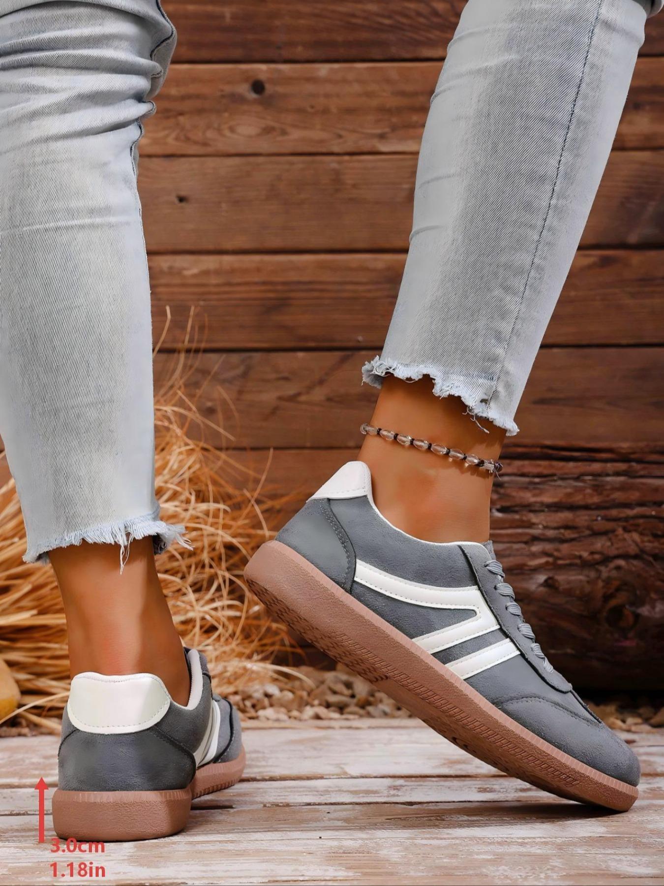 Women's Medium Gray & White Two-Tone Suede Retro Sneakers Low-Top Lace-Up Design Gum Sole Casual Daily Fashion Footwear Outdoor Walking Lifestyle Shoes Casual Athletic Footwear Christmas heartwarming gift