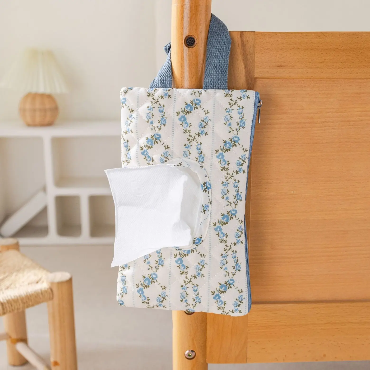 Floral Hanging Wet Wipe Bag with Handle, Portable & Convenient for Baby Stroller, Daily Use, Travel, Makeup, Outdoor Storage, Floral Print