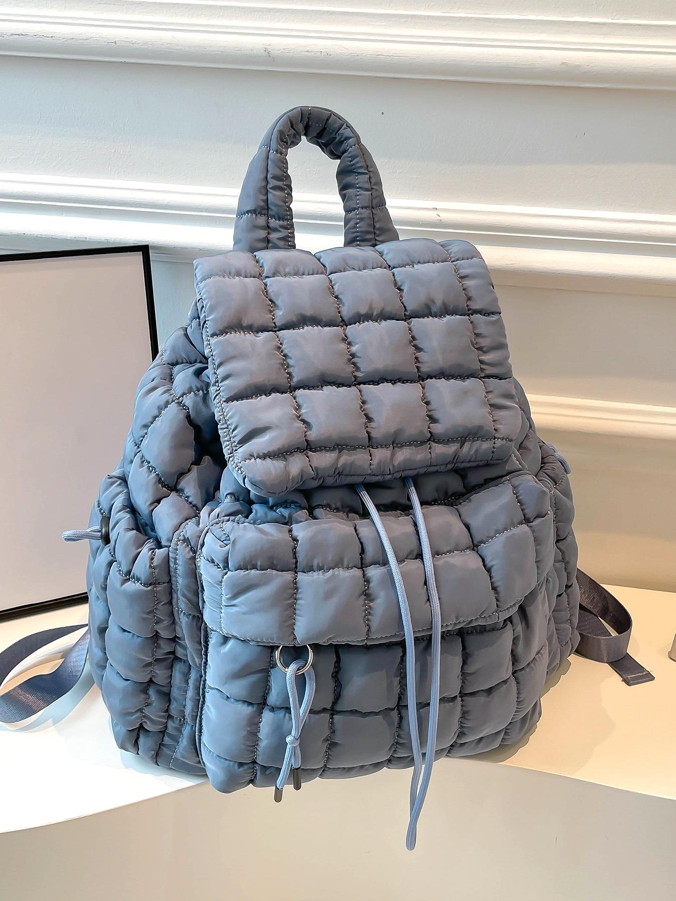 Fashionable and versatile simple diamond-patterned down jacket backpack, chain element personality creative shape backpack, niche and versatile multi-color optional, suitable for daily commuting, short-distance travel, etc.