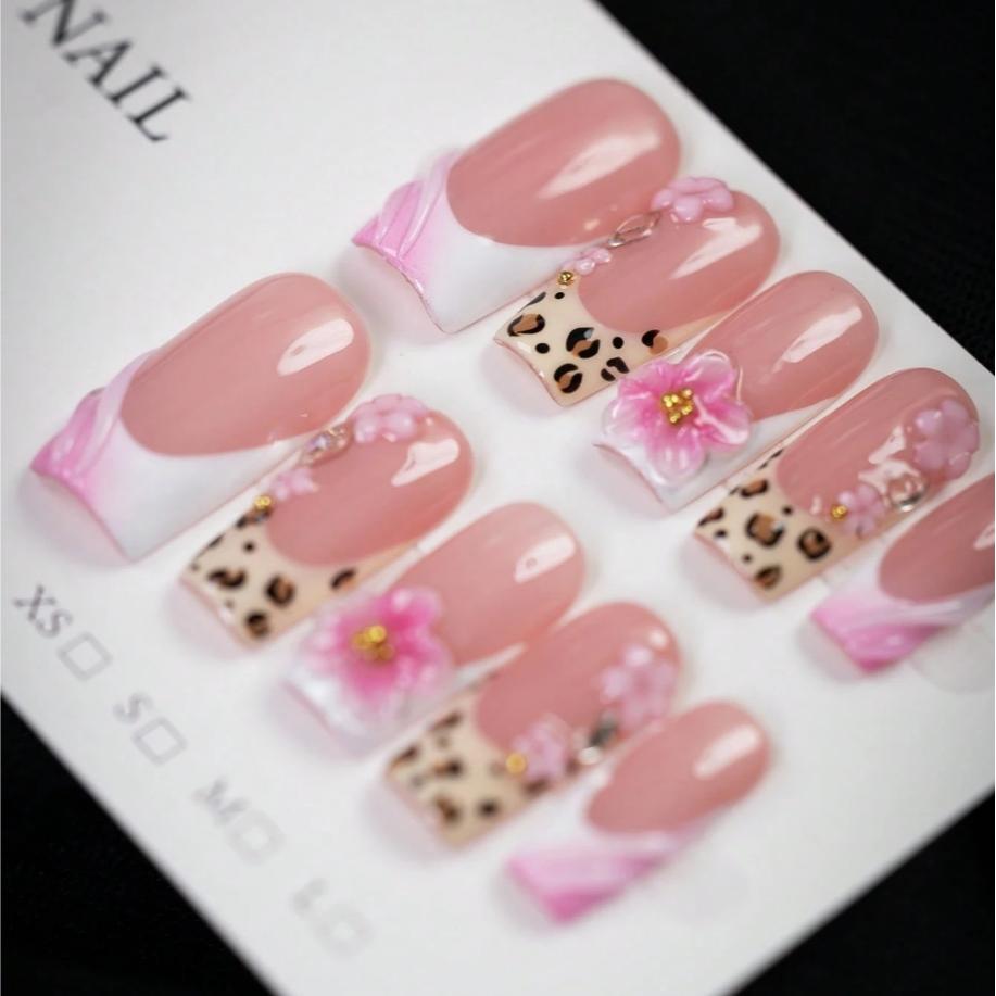 10pcs Y2K Style Leopard Print Pink Flower Press On Nails, Gold Bead Square Nails, Salon Quality Nails, Nude Pink Gradient, Sparkling Diamond Embellishment, Suitable For Daily, Party, Outdoor Use