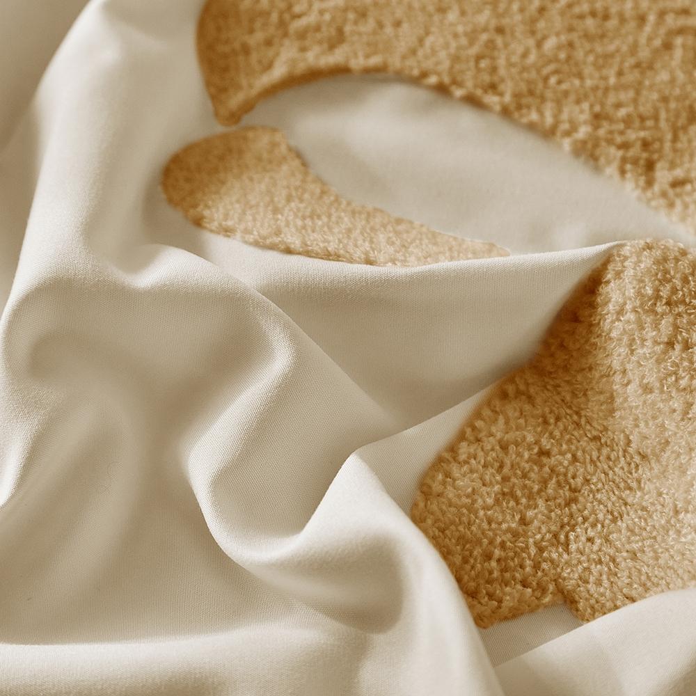 Towel  Embroidery pillowcases set of 2 counts, with bow pattern, simple and elegant, soft and comfortable. Each size includes two pillowcases. Available in two colors: white and khaki. There are 6 sizes available. They are suitable for bedroom, guest room