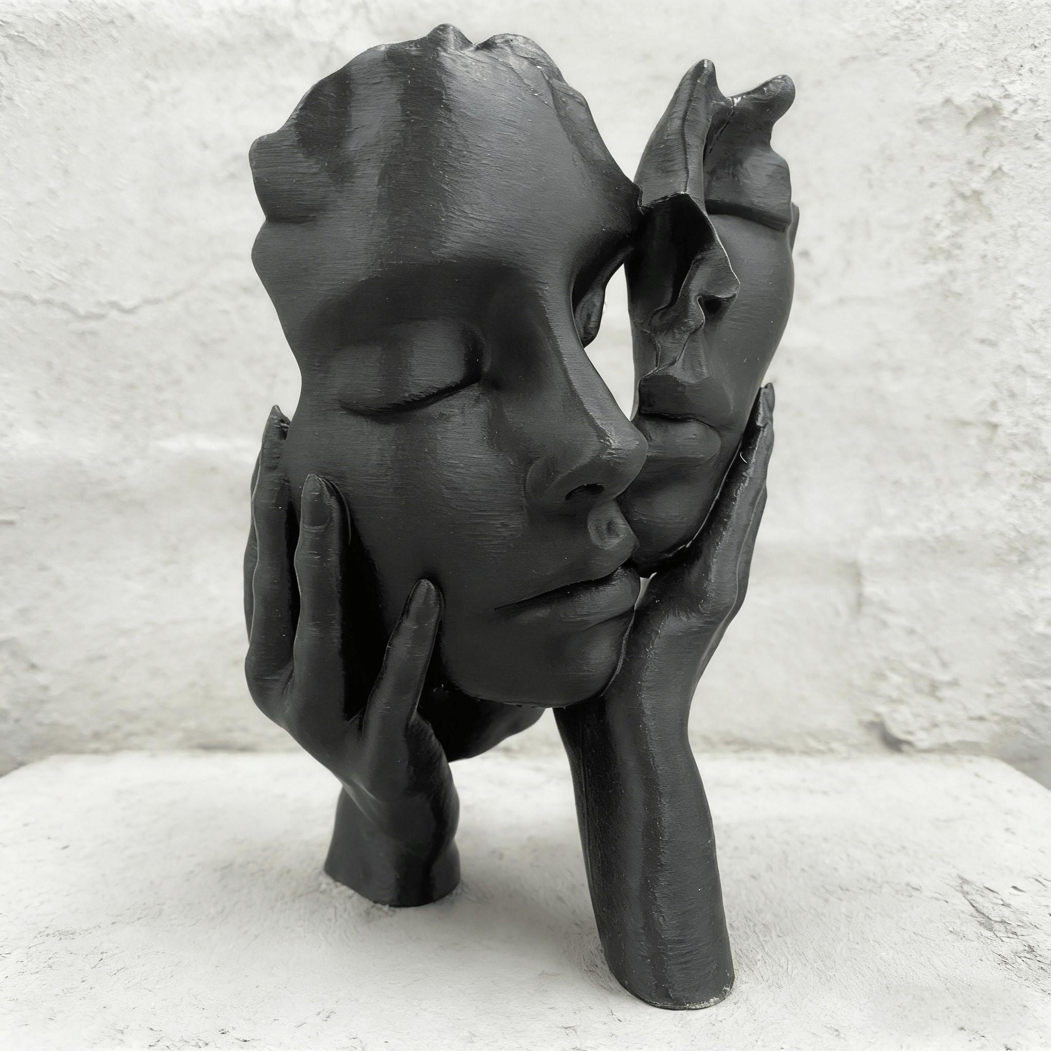Plastic Abstract Sculpture Embracing Figurine, Warm Hug Statue, Home Office Decor, Modern Art Wedding Anniversary Gift, Symbolizing Love and Connection