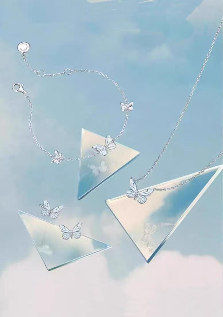 Butterfly Light Necklace Glowing Butterfly Collarbone Chain Birthday Gift Ladies Necklace