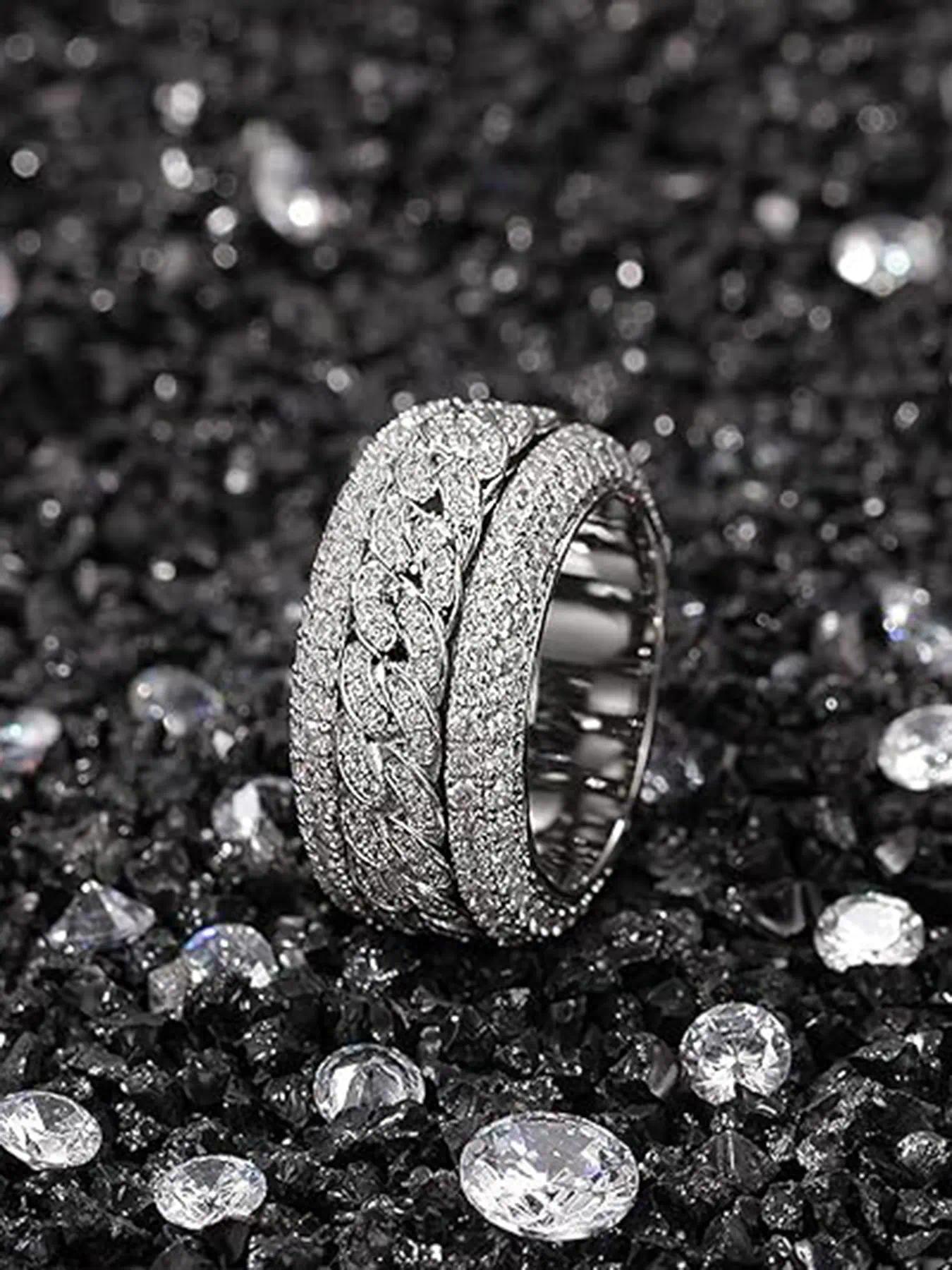 Fashion Hip-Hop Rock Ring - Diamond Rotating Stress-Relieving Cuban Ring, Pure Gold Plated Copper Material, 3A Grade Cubic Zirconia, Shiny Diamond Cuban Chain Ring, Micro Set Zirconia Ring - Gender-Neutral Punk Accessories, Gold and Silver Color