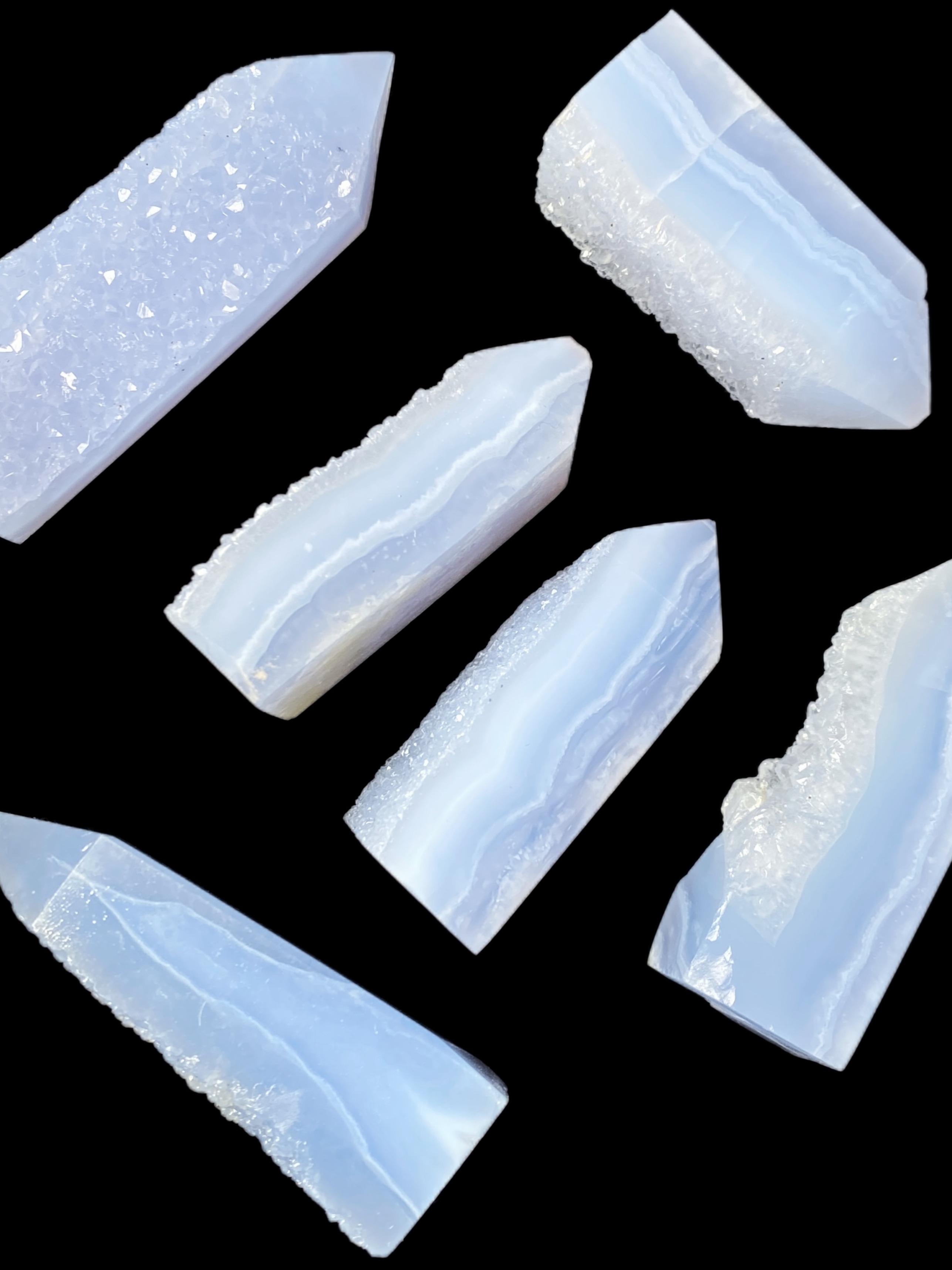 1PC exquisite blue agate point carving, suitable for holiday gifts for girls and female friends, Mother's Day gifts, the best choice for crystal collectors.