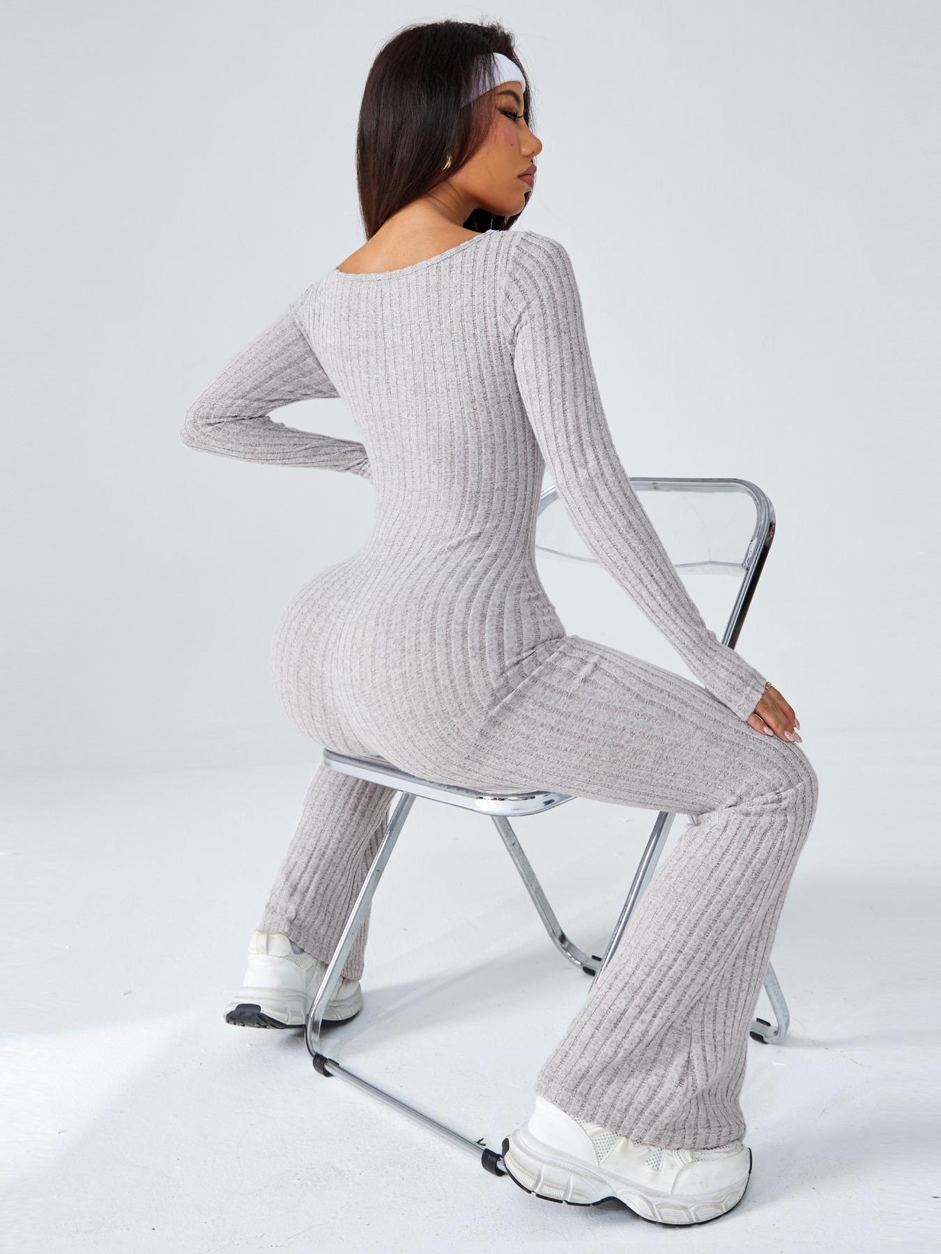 Women's Sporty U-Neck Long Sleeve Yoga Jumpsuit, Slim-Fit Below Knee Knitted Romper for All Seasons, Casual Fashion Wear