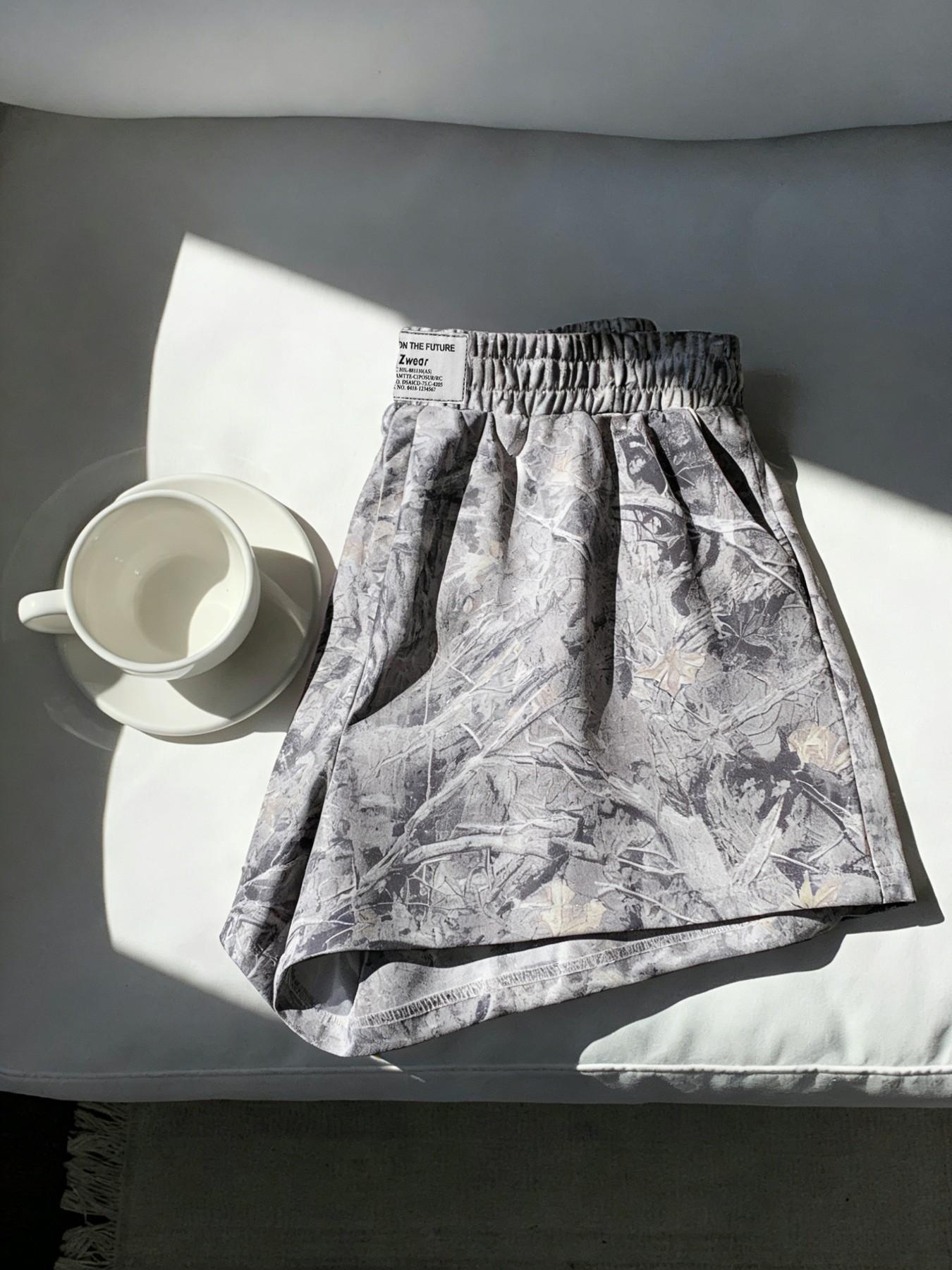 Women's Casual Camouflage Branch Print Loose-Fit Shorts, Lightweight Summer Pants for Women, Perfect for Daily Wear & Outdoor Activities