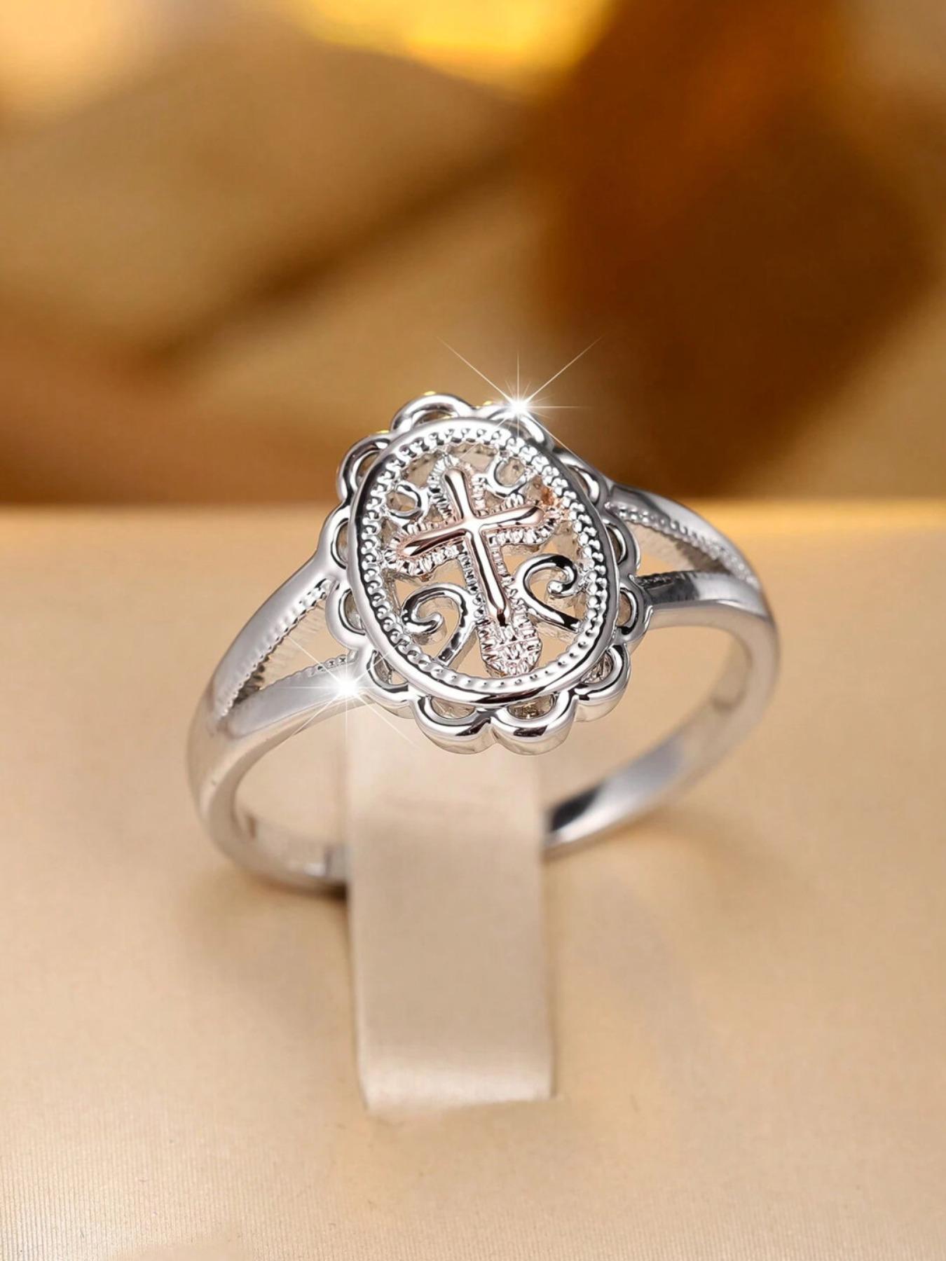 【Cross Ring】Featuring a Gothic three-dimensional hollow structure, retaining the most basic lines of the cross, with intricate patterns engraved around the edges—a unique gift for trendsetting youth, perfect for gifting or rock parties.