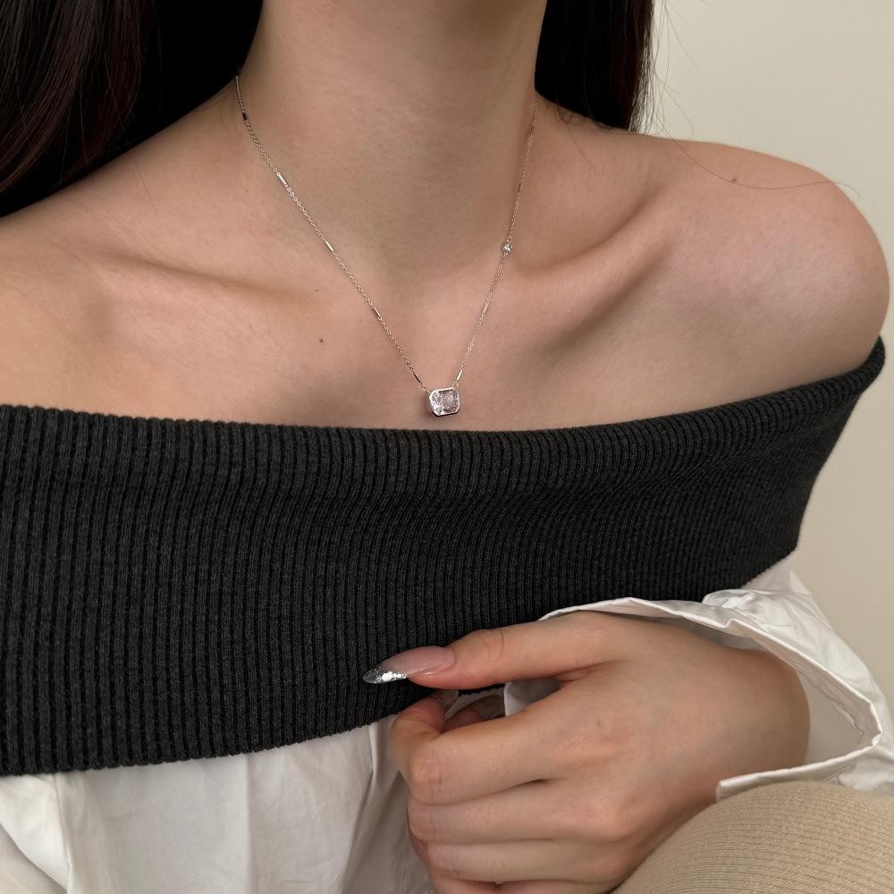 (SN052)S925 Sterling Silver Ice Flower Cut Pendant Necklace Elegant and Stylish Gift for Women’s Daily Wear