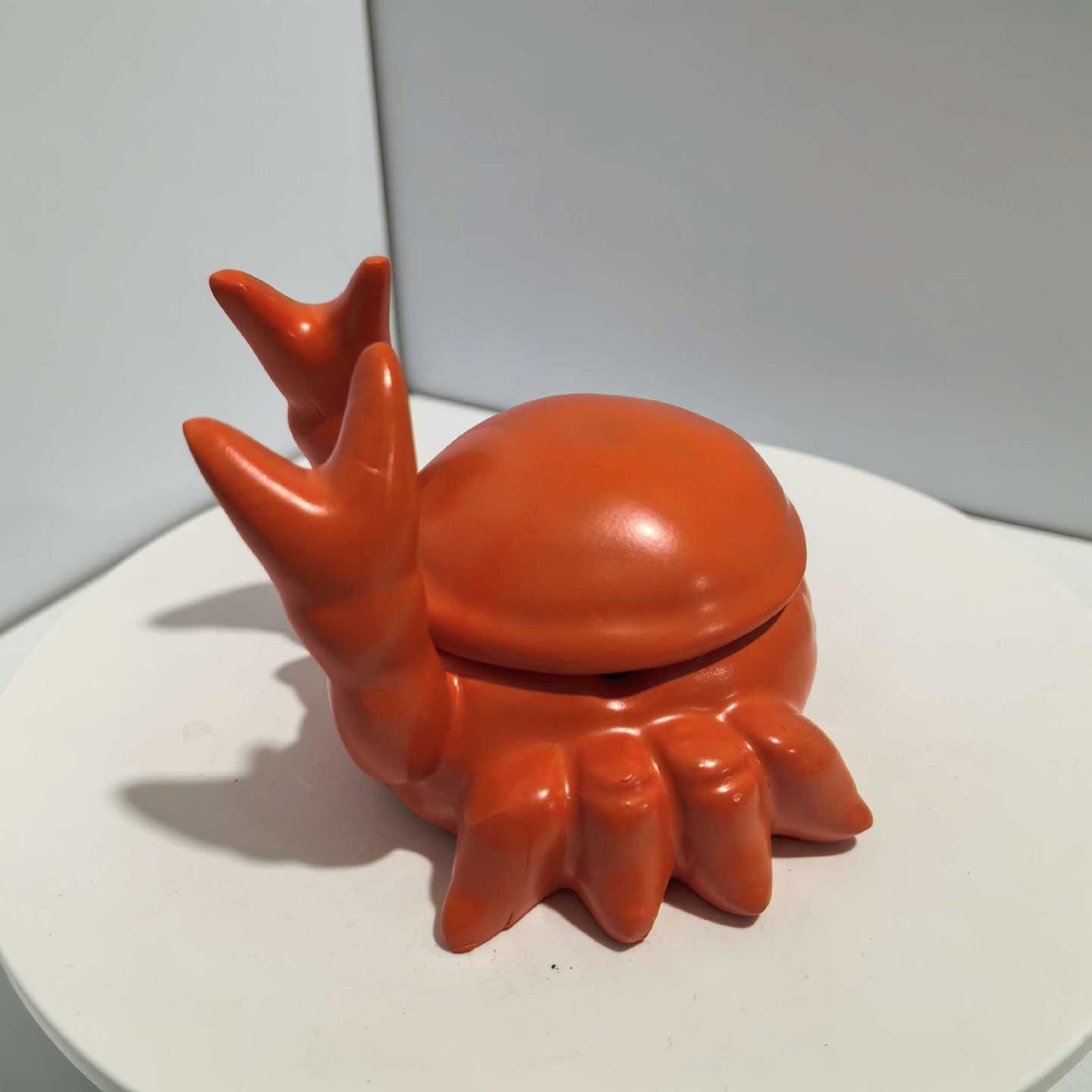 Cute Crab Ceramic Tray with Realistic Claw Design, Home Office Bar Desktop Decor, Fun Gift for Father or Boyfriend