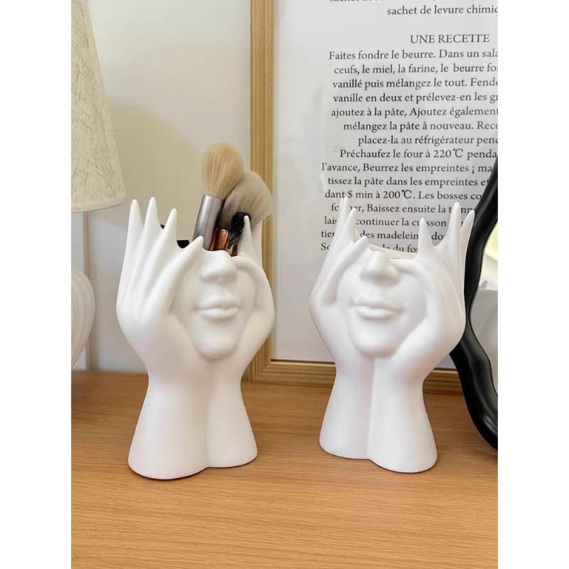 Creative Face & Hand Cosmetic Holder, Stylish Plastic Desk Organizer for Makeup Brushes, Pens and Small Accessories