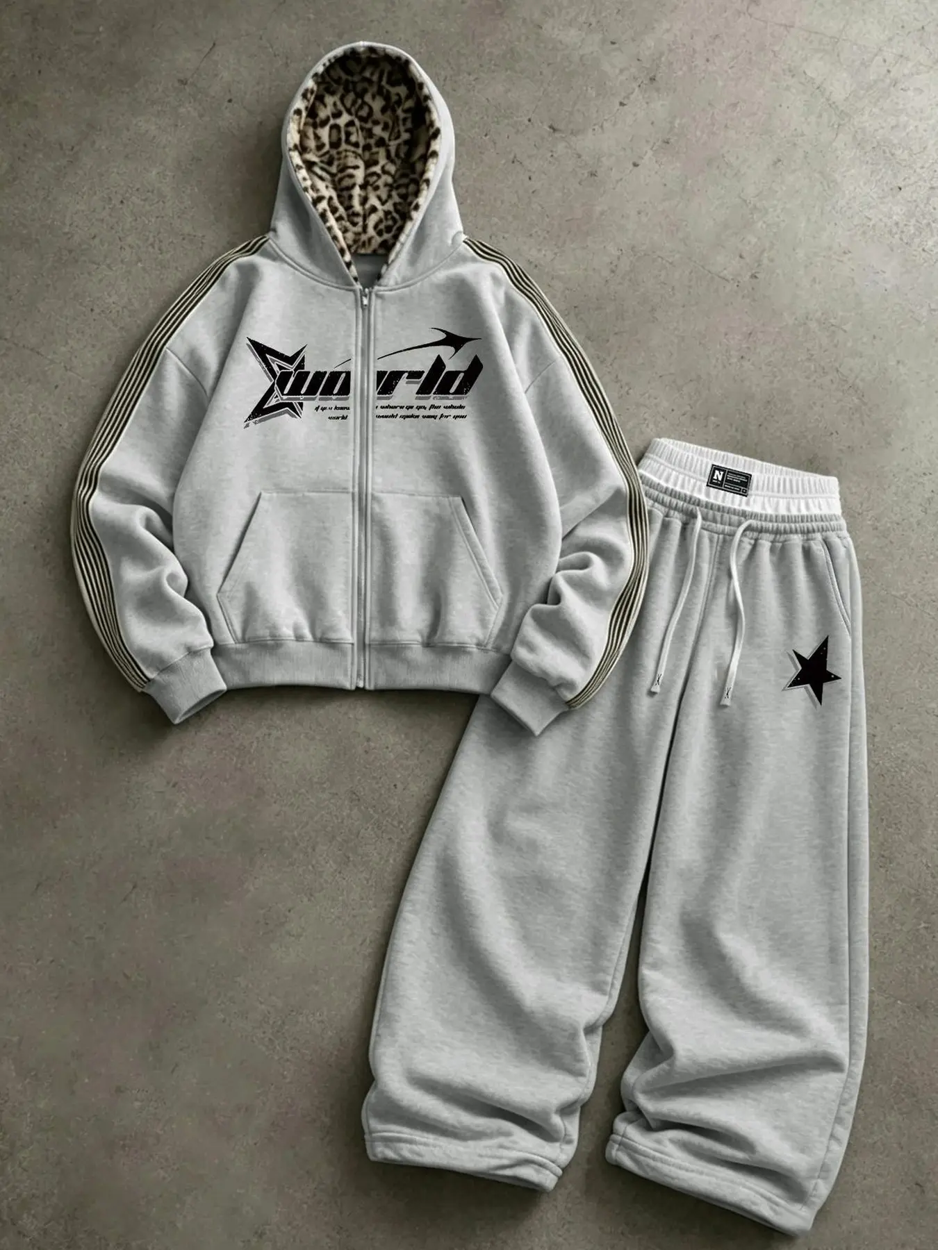 Men's Oversized Heather Grey 2 Piece Full Zip Hoodie Set, Leopard Lined Hood, 3 Stripe Sleeves, Distressed Star Graphic, Wide Leg Cuffed Sweatpants, Double White Waistband, Y2K Retro Sporty Casual Streetwear Fall Winter Outfit