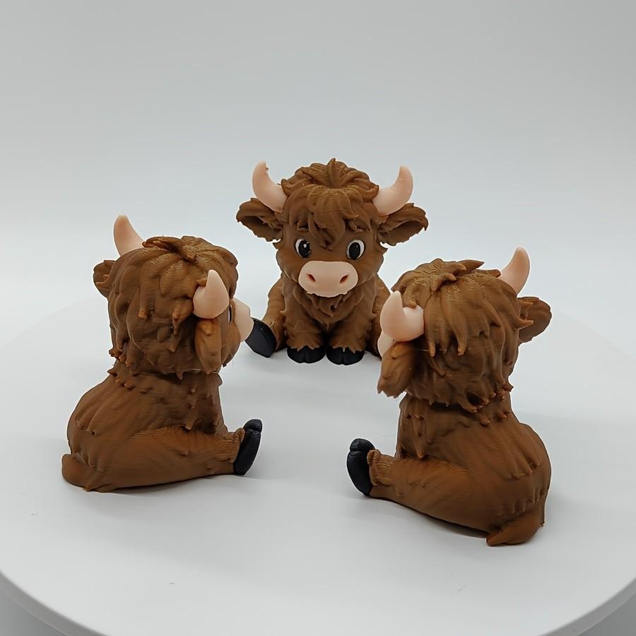Cute Highland Cow Statue Decoration, Durable Plastic Office Pet Ornament, Perfect for Farmhouse Aesthetic Lovers, Ideal for Birthdays & Housewarming