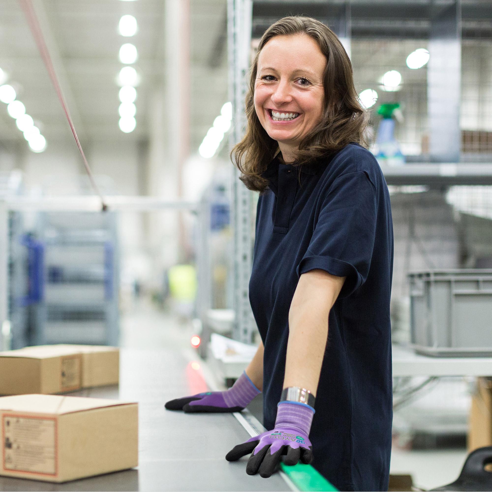 KAYGO Safety Work Gloves MicroFoam Nitrile Coated, KG18NB,Seamless Knit Nylon Glove with Black Micro-Foam Nitrile Grip, Ideal for General Purpose, Automotive, Home Improvement