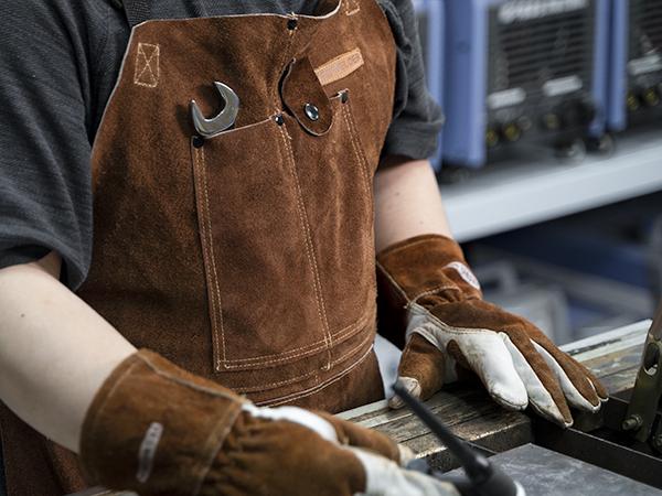 YESWELDER Heavy Duty Cowhide Leather Welding Apron | 41" Length Flame Retardant Apron with 6 Storage Pockets for Welders, Blacksmiths, Woodworkers