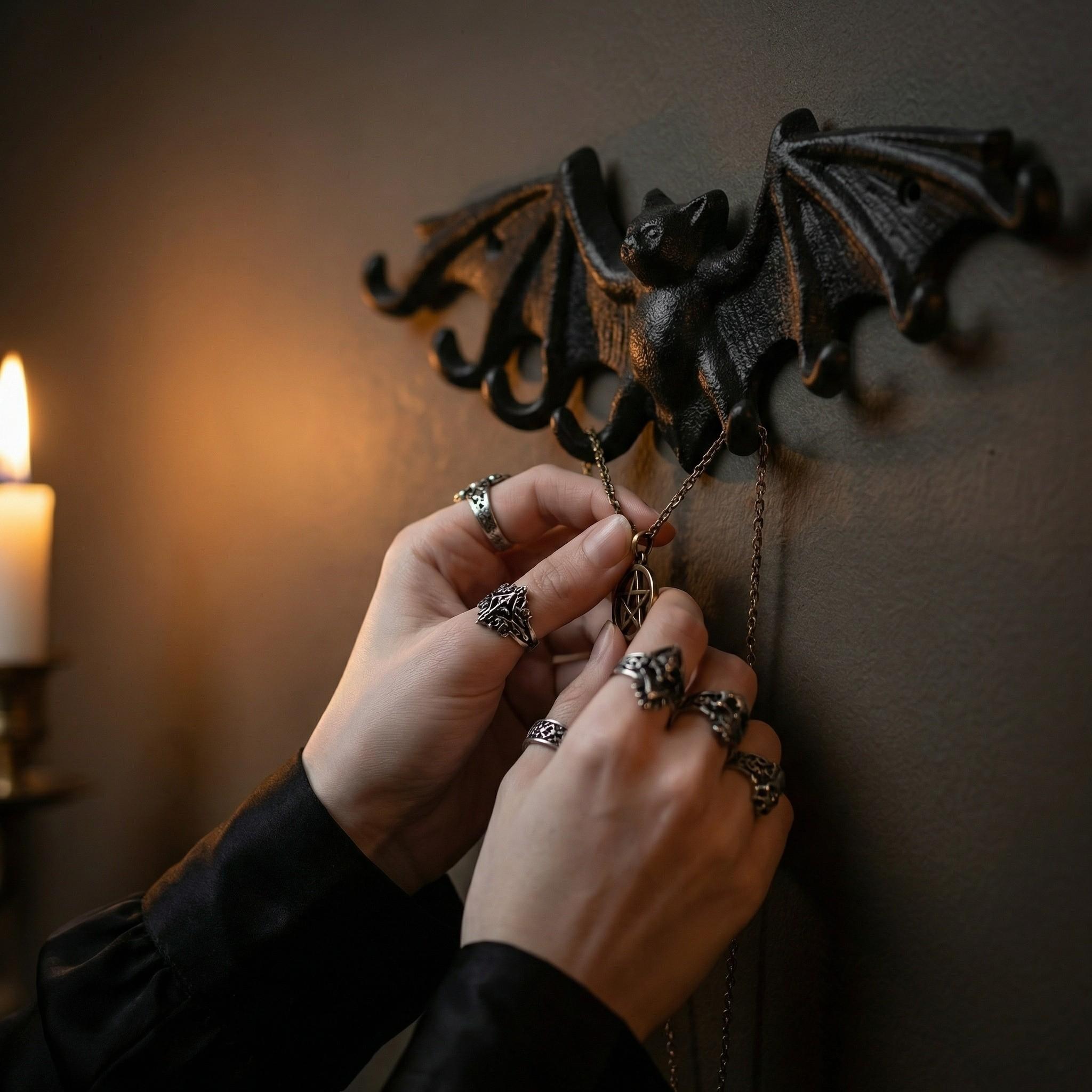 Vintage Cast Iron Bat Hook, Gothic Style Key Holder, Necklace Jewelry Storage Rack, Wall Decor Hanging Hook, Home Decoration