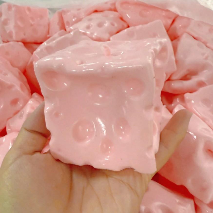 7cm Square Cheese Ball Slow Bounce Toy, Realistic Bread Texture, Tpr Shell, Perfect Gift for Birthday, Christmas, Halloween, Easter