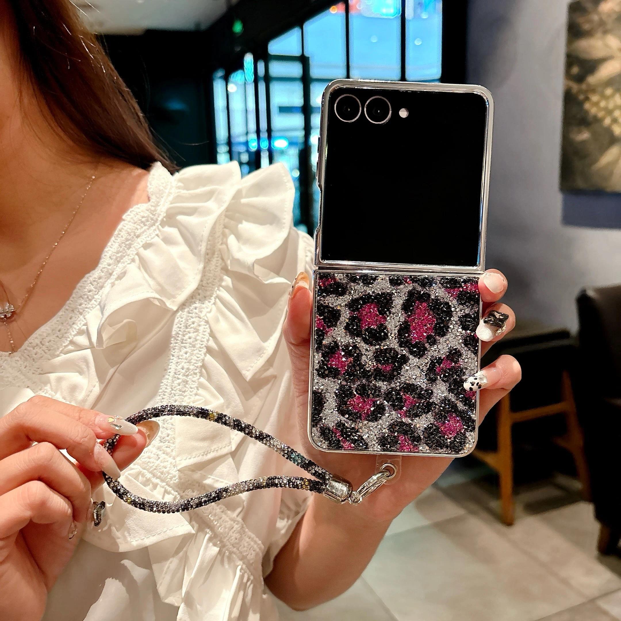 Luxury leopard pattern For Samsung Galaxy Z Flip 3 4 5 6 7 5G Unique  Diamond Glitter Phone Case Cover