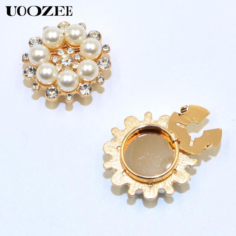 UOOZEE Women's New Fashionable Button Cover, Leopard Head Rhinestone Design with Hollow-out & Shiny Crystals, Versatile Shirt Cufflink Button Cover for Business, Social Gatherings & Daily Styling