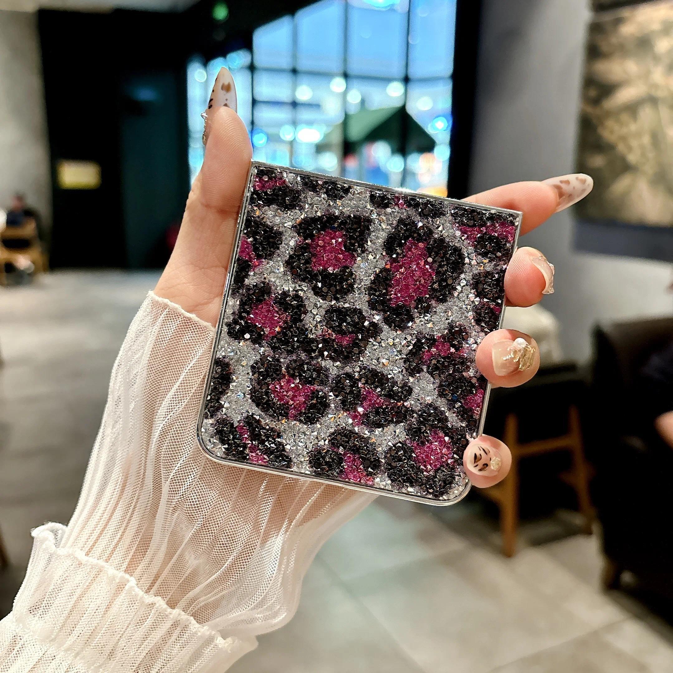 Luxury leopard pattern For Samsung Galaxy Z Flip 3 4 5 6 7 5G Unique  Diamond Glitter Phone Case Cover