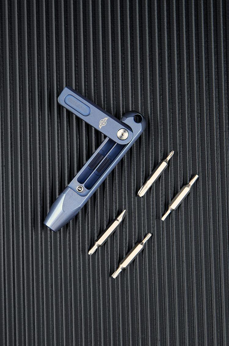 Otacle D1 EDC Titanium Multi-Bit Pocket Screwdriver, 8 in 1 Mini Screwdriver Set Magnetic Repair Multitool