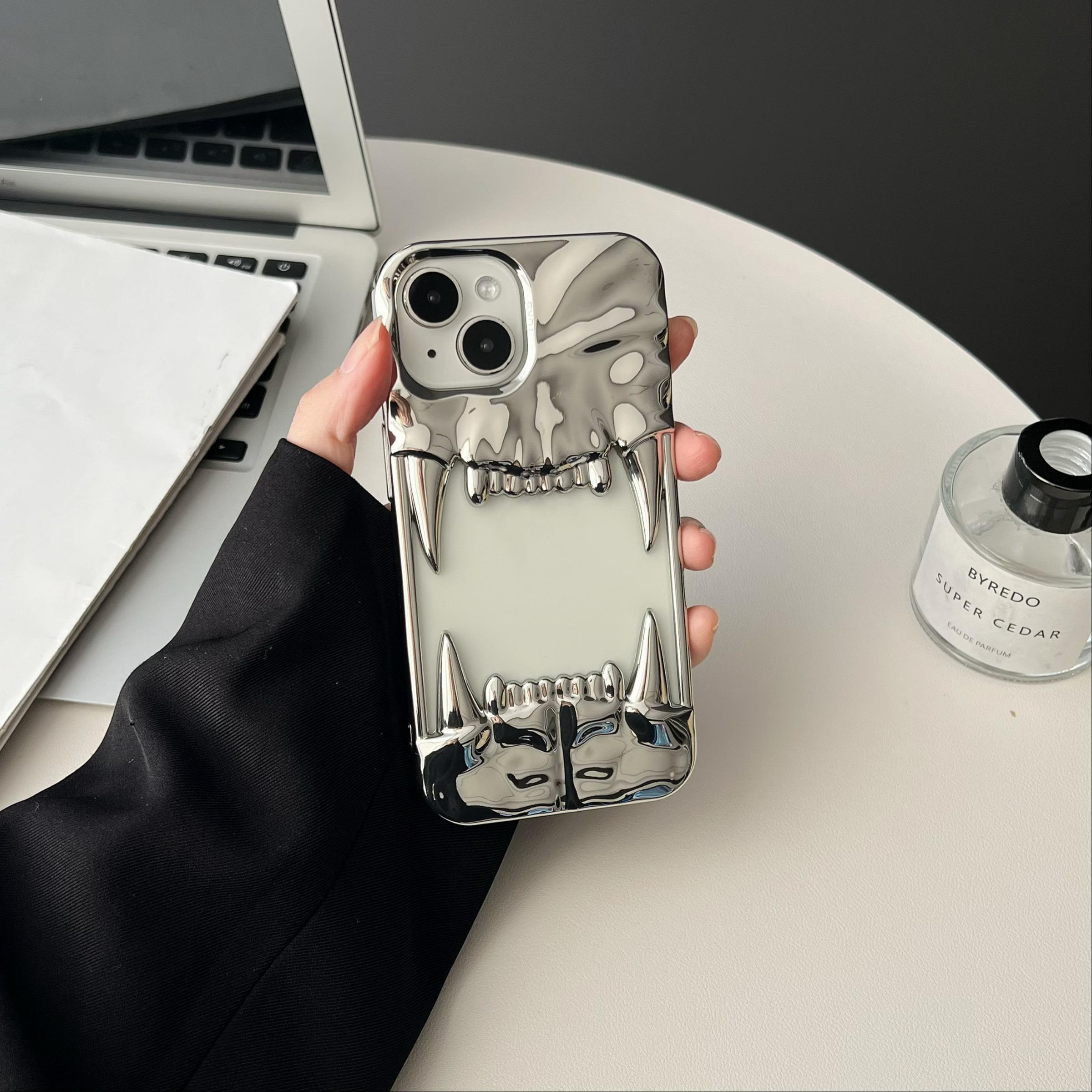 Fashion Cool Electroplated Silver Black Skull & Fangs Design, Imitation Metallic Glossy Hollow Heat Dissipation Soft Protective Case For iPhone 11 12 13 14 15 16 17 Pro Max, Creative Holiday Gift Phone Case For Men, Women, Kids and the Elderly