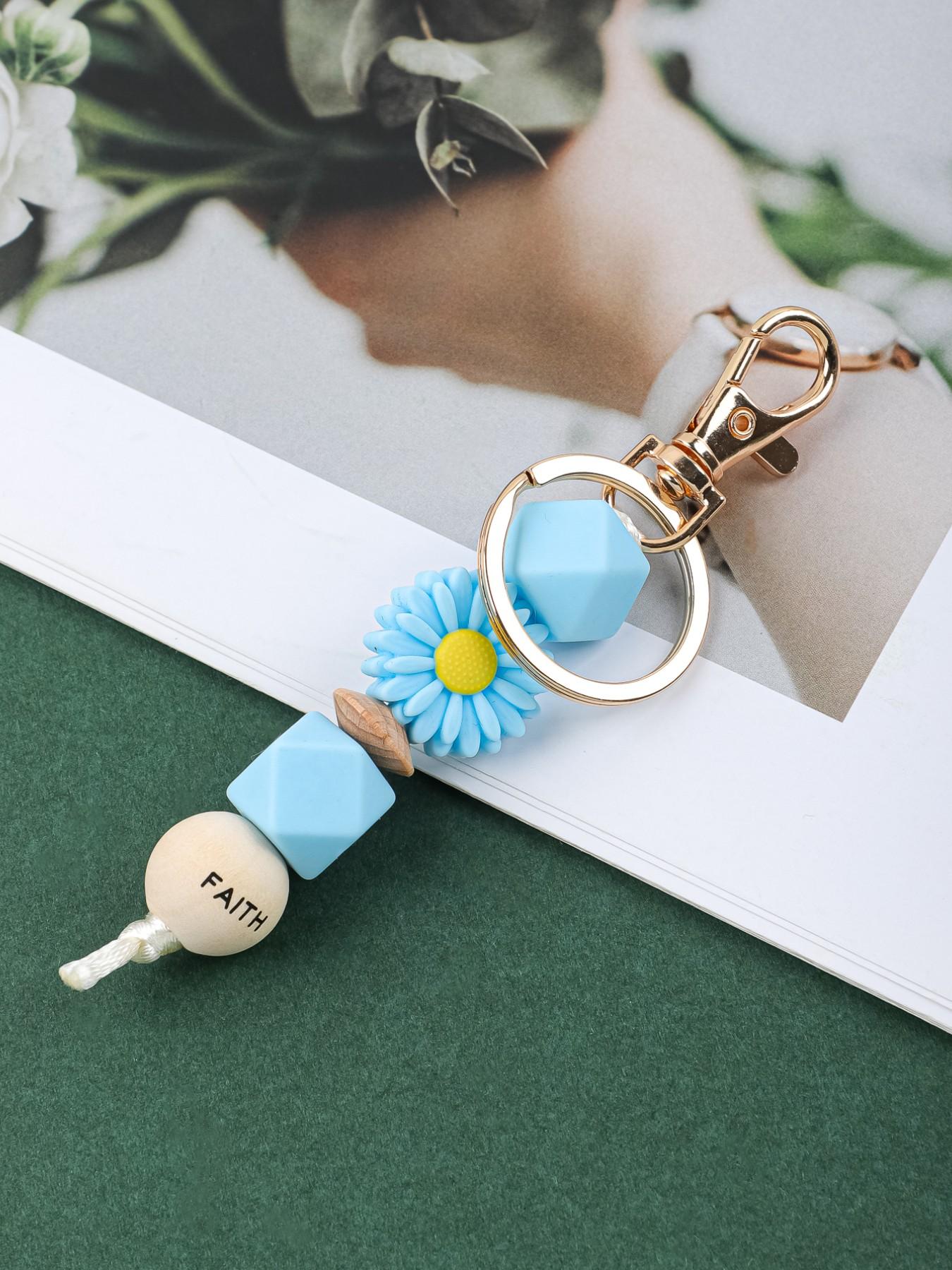 Elegant Daisy Keychain, Soft Silicone Beaded Wristlet, Perfect Mother's Day Gift for Mom, Viral Tiktok Accessory, 1pcs
