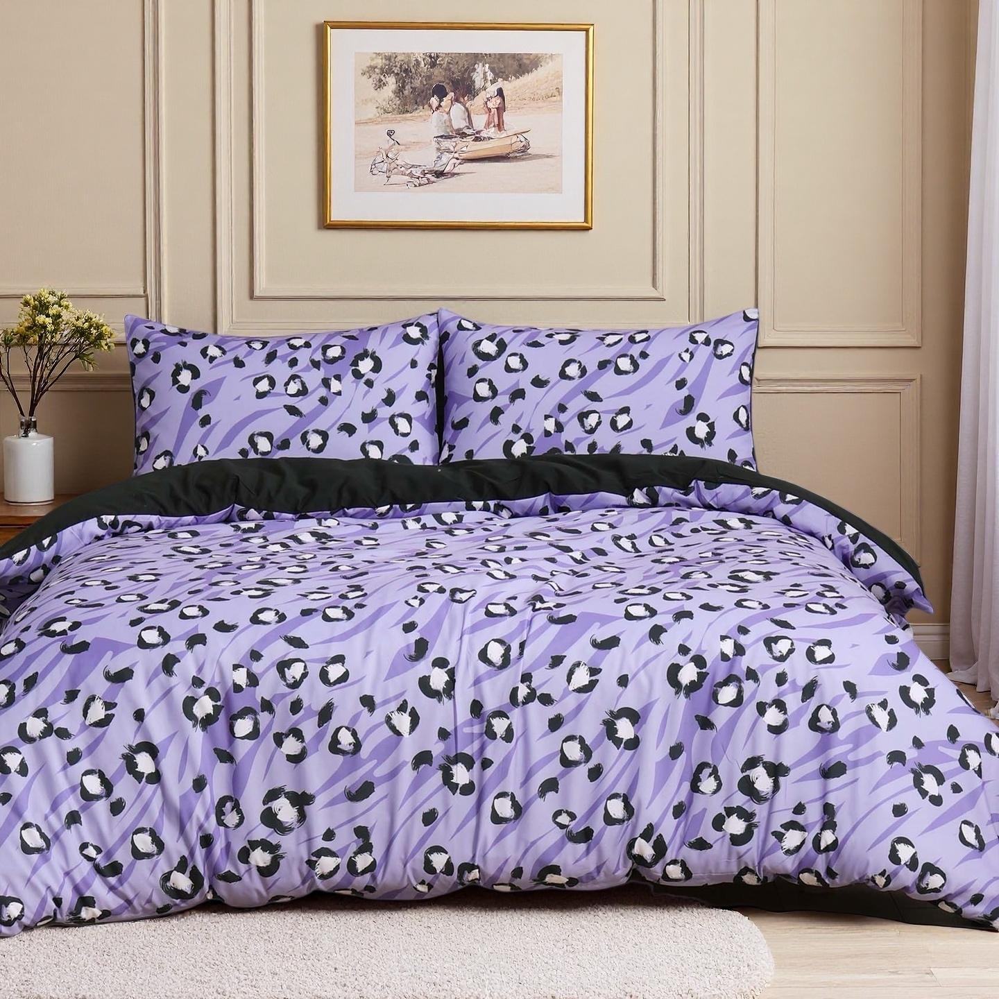Extra Large Leopard Print Bedding Set, 3-Piece Polyester Comforter and Pillowcases, Modern Style Bedding for All Seasons
