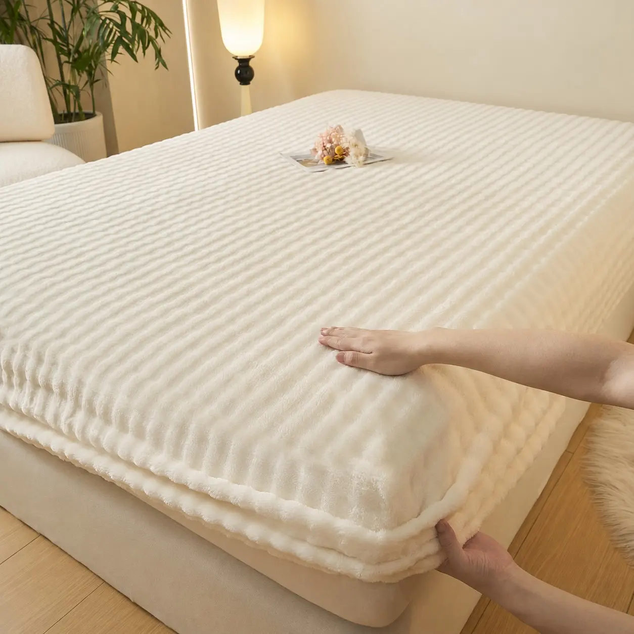 1pc Ultra Soft Faux Rabbit Fur Plush Bed Cover, Polyester Comfy Bedding, Elastic Fitted & Machine Washable, Warm Light Beige, Skin-Friendly, Non-Shedding & No Fading, Fluffy Cozy Bedding, Home Décor