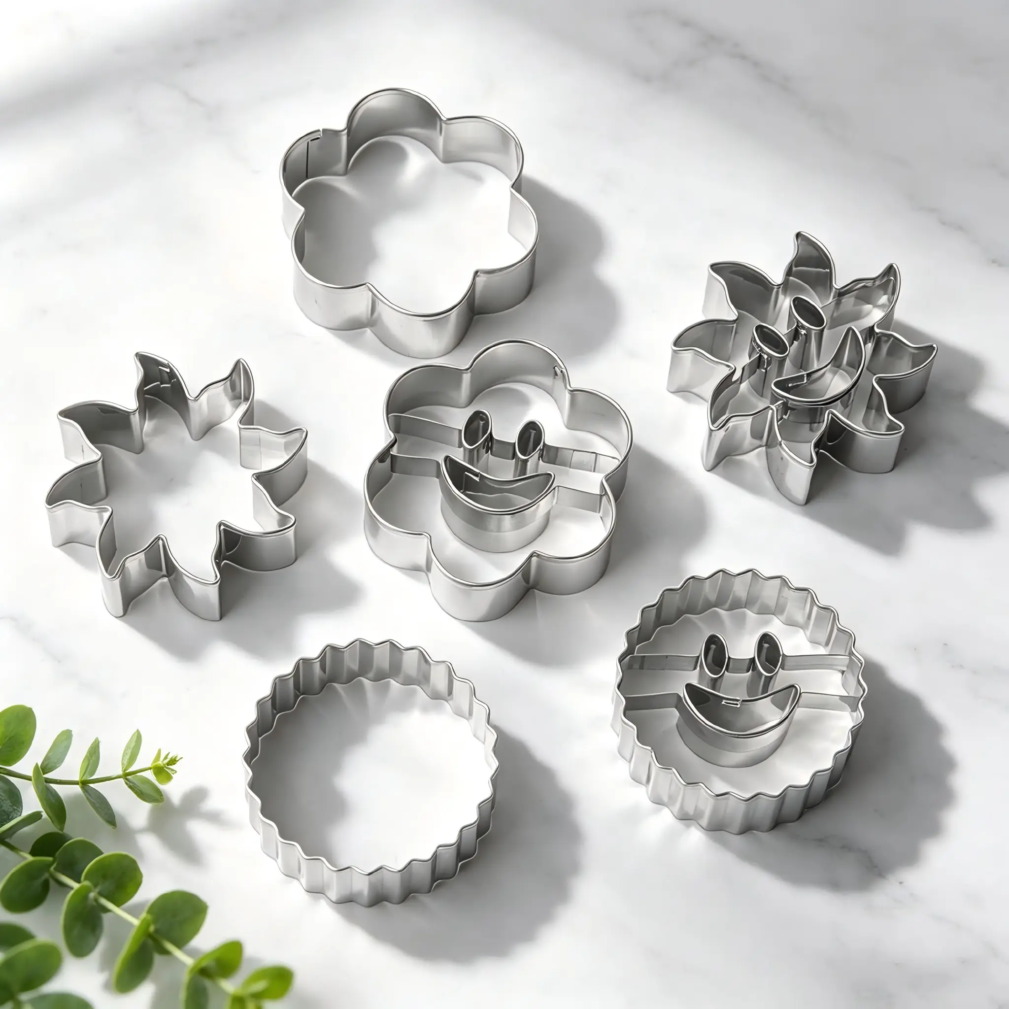 6PCS Smiley Face Linzer Cookie Cutter Set Food Grade Stainless Steel Inner Stamp Happy Face Shapes for Kids Back to School Party Baking Easy Use Durable Sandwich Cake Fondant Pastry Baking Tool