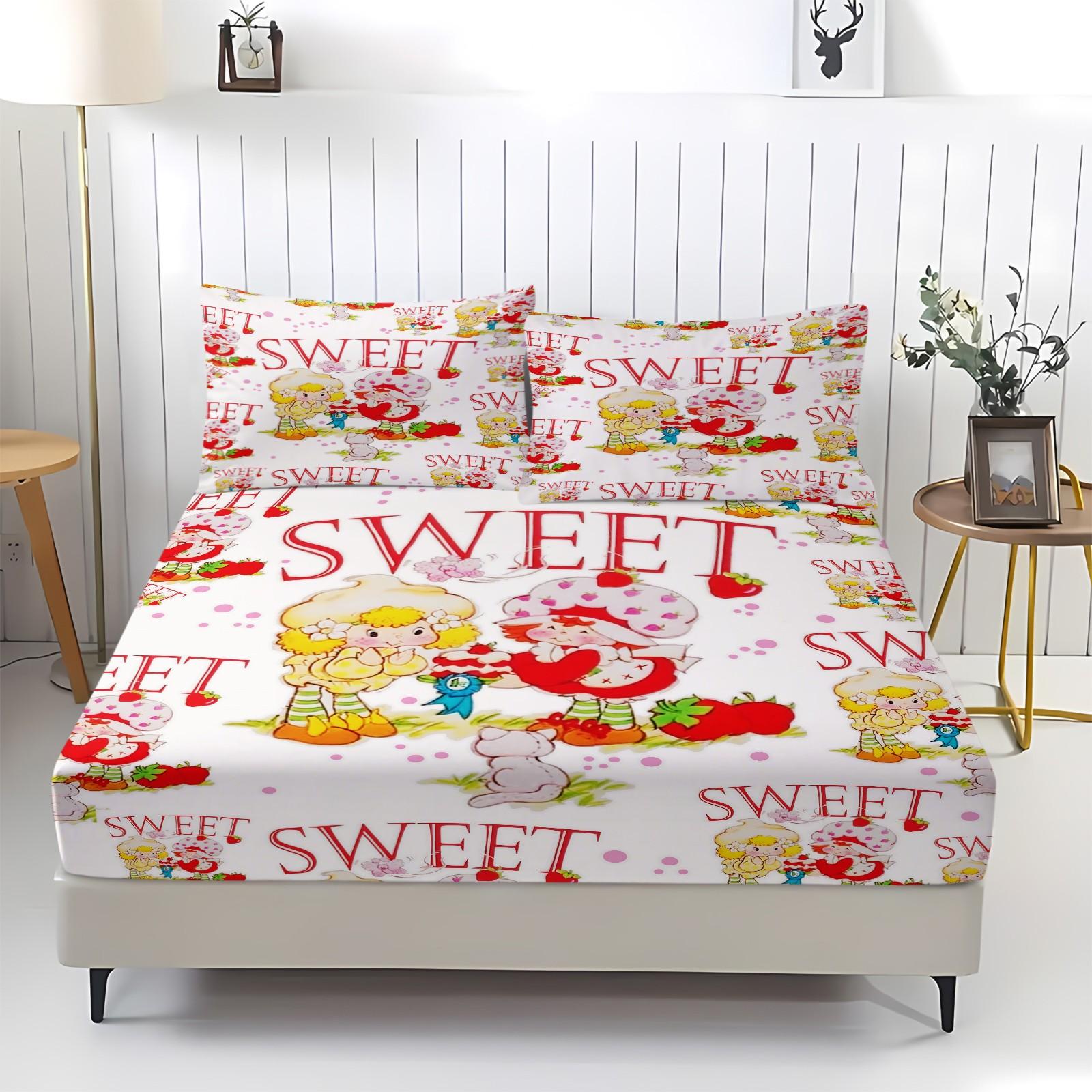 Strawberry Shortcake Big Sweet Fitted Sheet Set, 1 Fitted Sheet + 2 Pillowcases - 3 Pcs Soft Bedding with Deep Pocket, 360° Full Coverage, Wrinkle Free, Cute Sweet Letter Print Cartoon Bed Sheets for Girls, Full Size