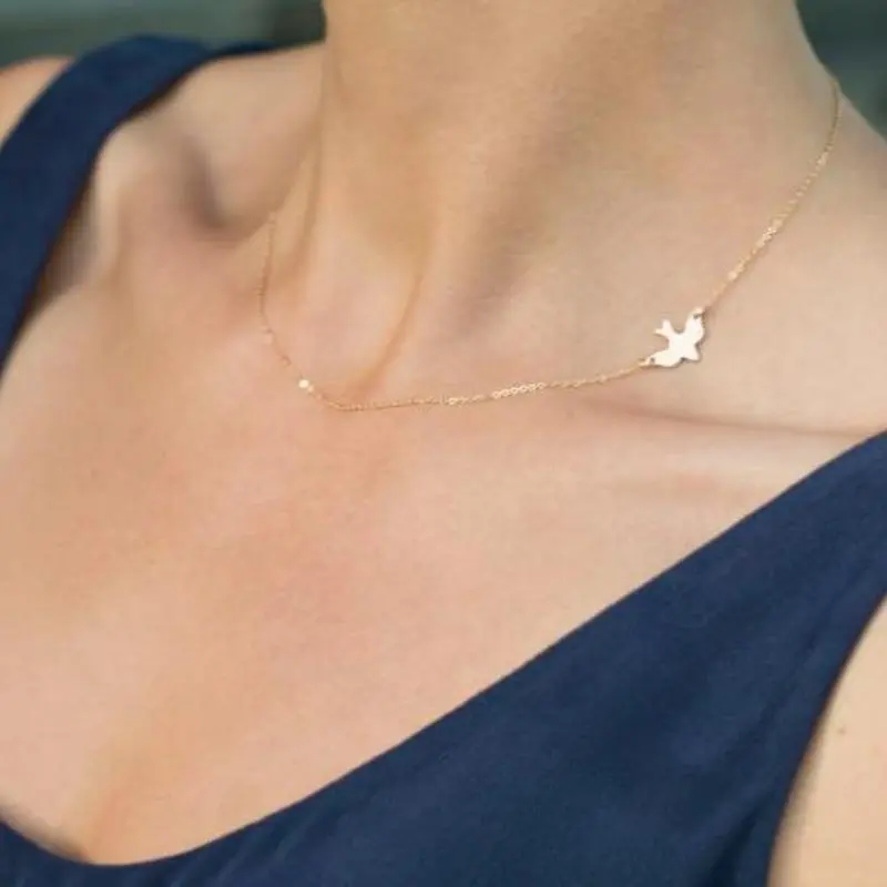 Short Peace Dove Necklace for Women, Elegant Metal Clavicle Choker Pendant, Casual All-Seasons Fashion Jewelry