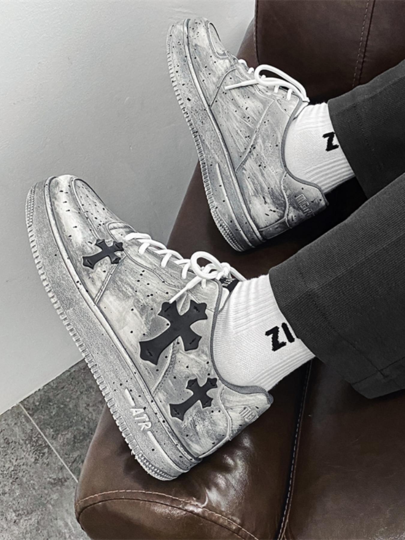 Men's Vintage Metal Chain Cross Sneakers,Size Up by One Size Recommended， Trendy Comfortable Versatile Dark Style, Perfect for Daily and Fashion Scenes