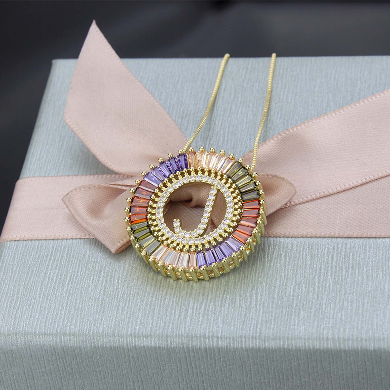 Colored zircon letter necklace round hollow pendant 26 English letters clavicle chain men and women can be anniversary gifts name initials