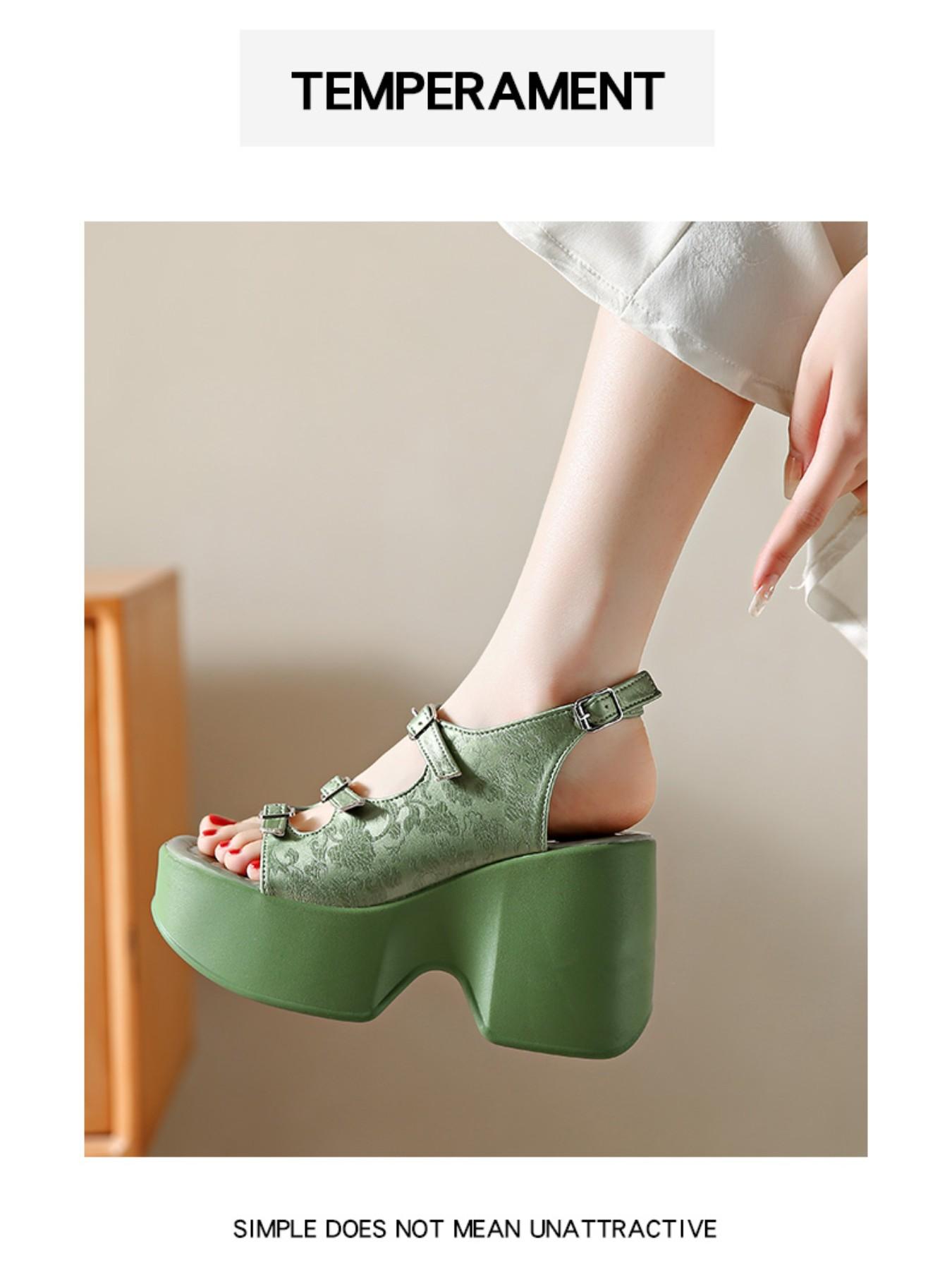 New Traditional Chinese Style Embroidered Shoe Face, Vintage Three Buckle Design, Ultra High Waterproof Thick Sole, Multiple Colors Available