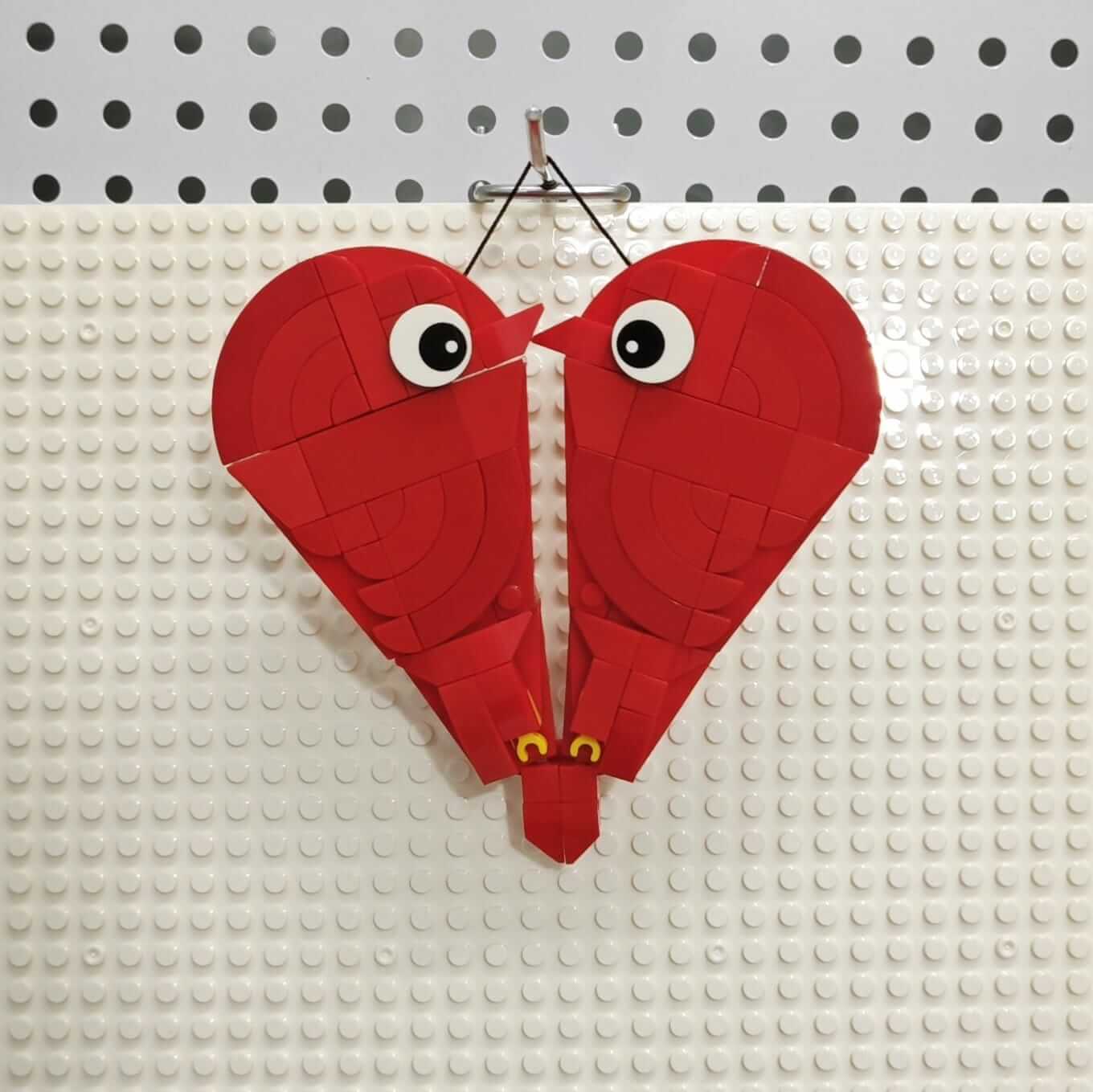 MOC 113PCS Pair of Red Birds Building Blocks Set, Durable ABS Plastic Bricks Toy, Love Couple Face to Face Meaning, Friendship Back to Back Meaning, DIY Easy Assemble Buildable Bird Figure Model, Desk Display Collectible Ornament