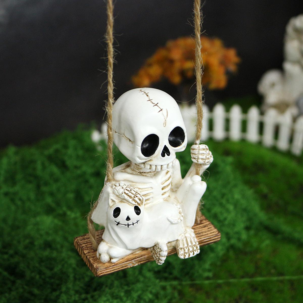 Outdoor Swing Skull Cat Ornament, Spring Garden Courtyard Hanging Skull Statue, Fun Small Skull Decor, Halloween Decoration