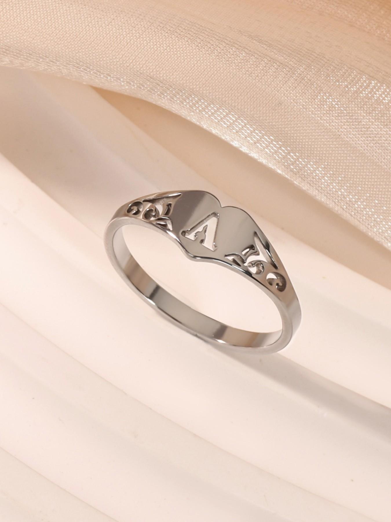 1 Pcs Hollow Initials Heart Rins for Women Stainless Steel Initial Letter Ring Aesthetic Fashion Waterproof Jewelry,Perfect Gifts for Birthday,Party,Wedding,Anniversary,Mother's Day,Vacation,Daily