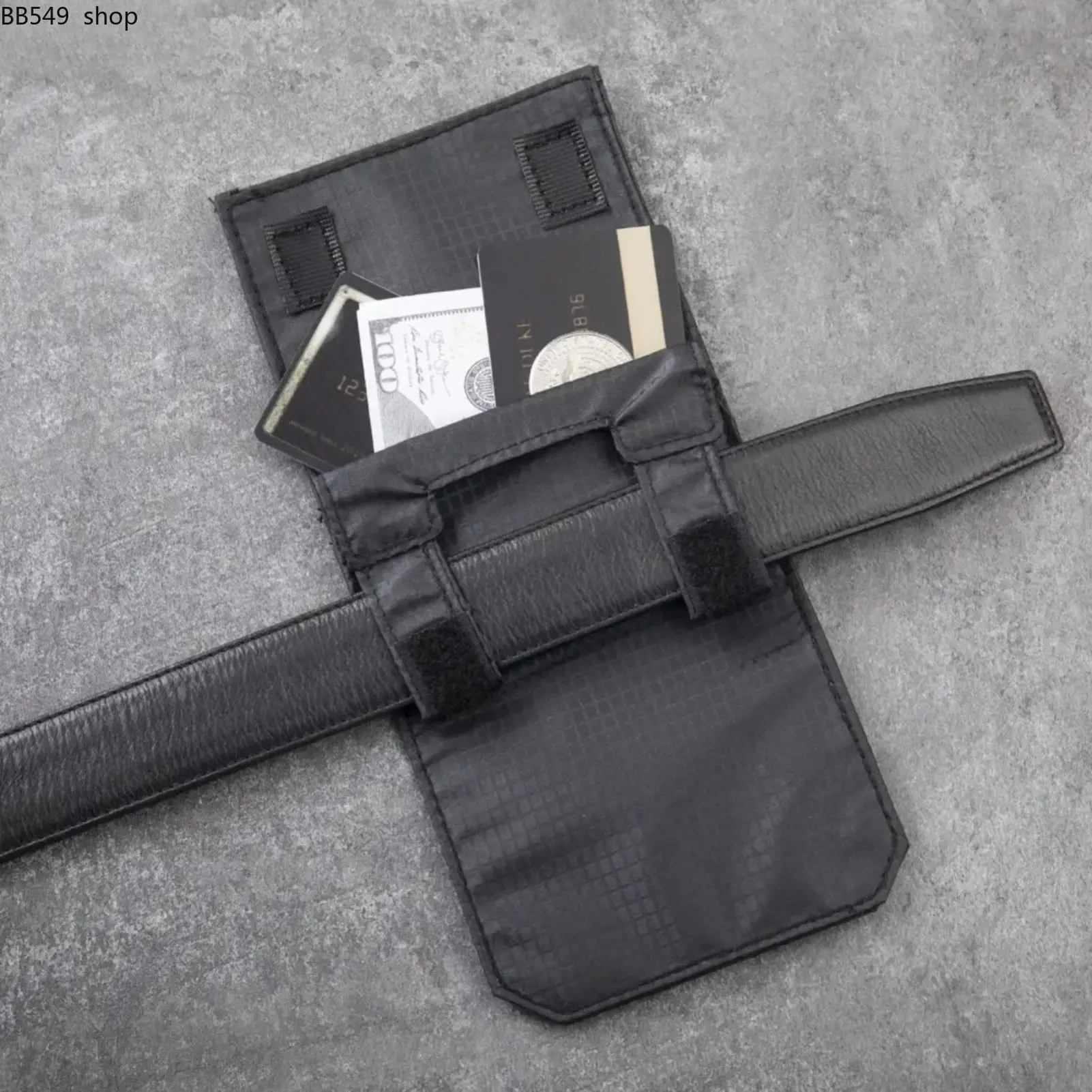 Anti-Theft Passport Pouch, Multifunctional Phone and ID Waist Pouch, Slim and Snug-Fitting Travel Document Pouch, Can Be Attached to a Belt