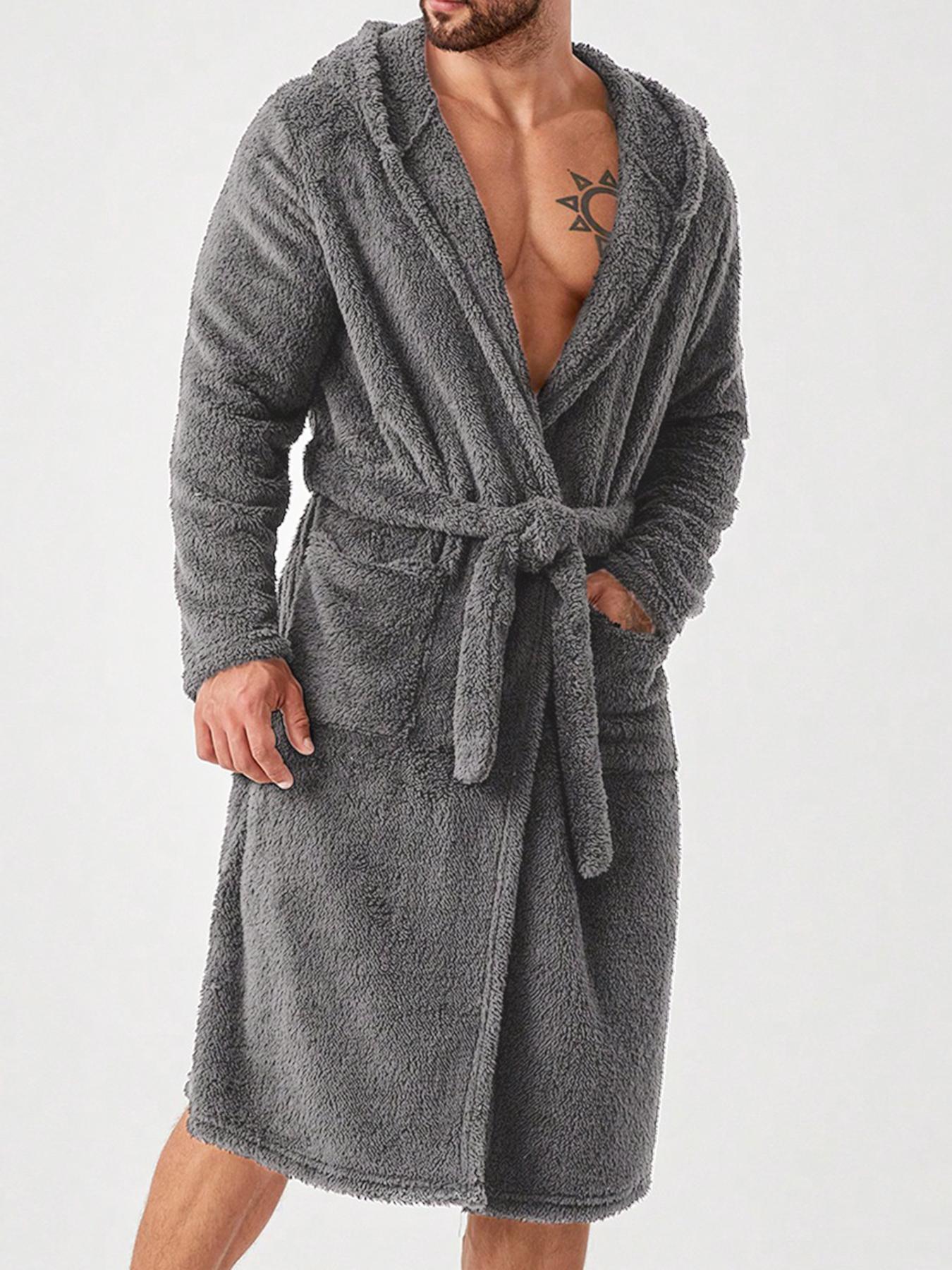 Men's Gray Coral Fleece Hooded Bathrobe, Warm, Soft, Skin-Friendly, Home Leisure Style, Essential for Men Aged 25-50 for Daily Home Use, Warmth After Bathing, and Bedroom Relaxation, Comfortable Wrap Feel Shows Casual Style