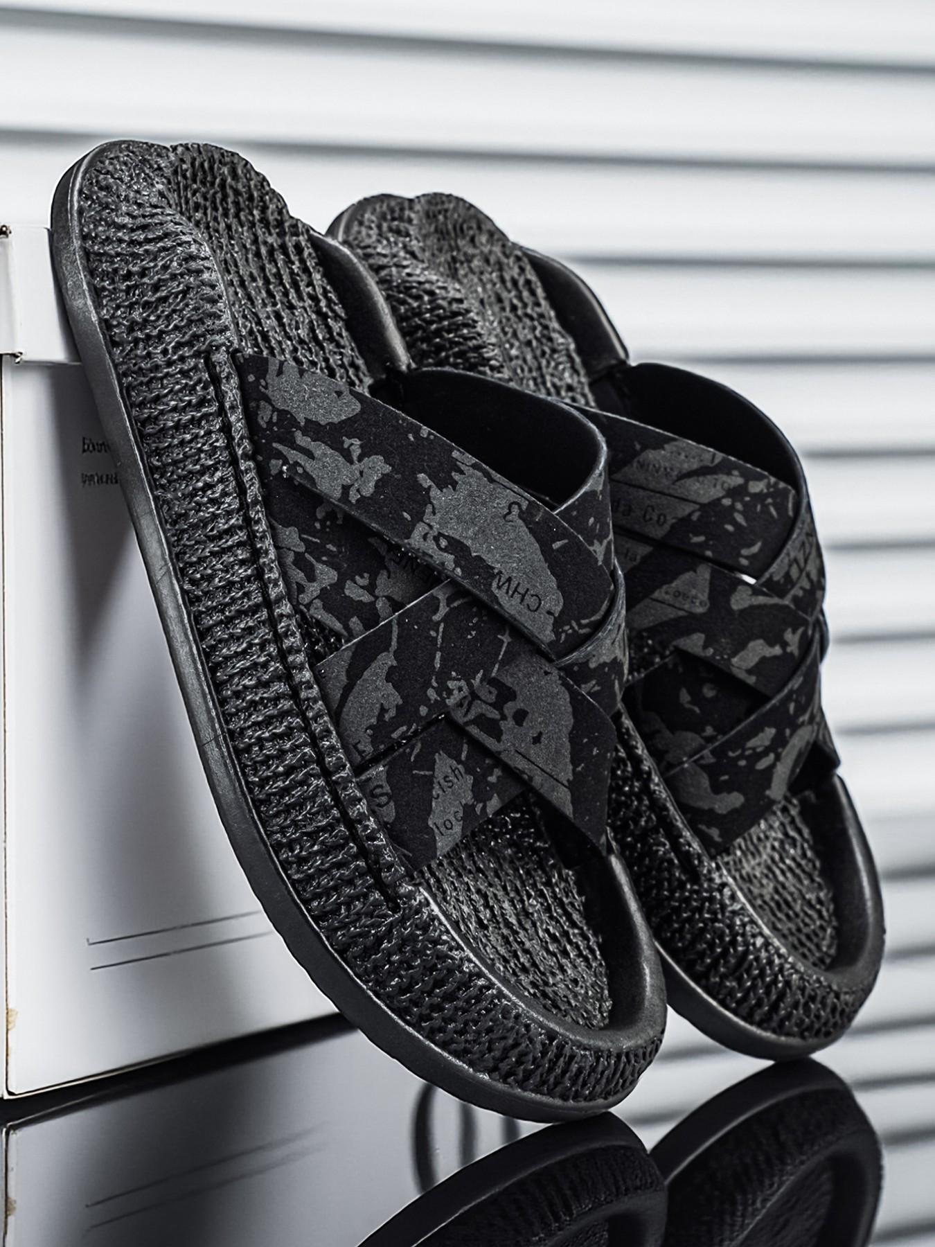 Summer Men's Sandals, Versatile Casual Slip-Ons, Soft Rubber Sole, Round Toe Design, Ideal for Beach & Driving, All-Season Comfort