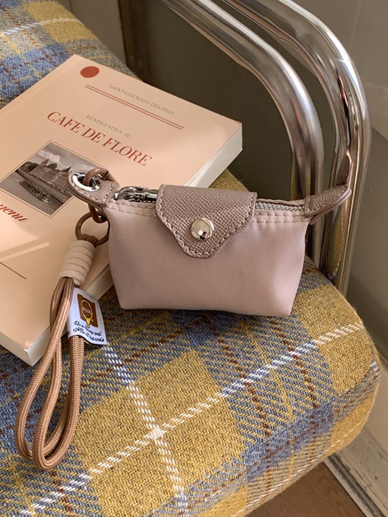 Leather Keychain, Decorative Earphone Pendant Accessory, Perfect for Keys, Valentine's Day Gift, Cartoon Theme Design, Ideal for Bags and Backpacks