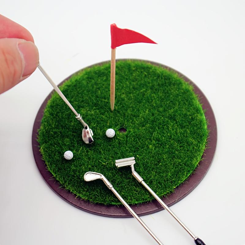 Dollhouse Mini Golf Club Grass Model BJD Miniature Scene Prop Accessory, Miniature Model, Collectible Gift for Hobbyists & Enthusiasts