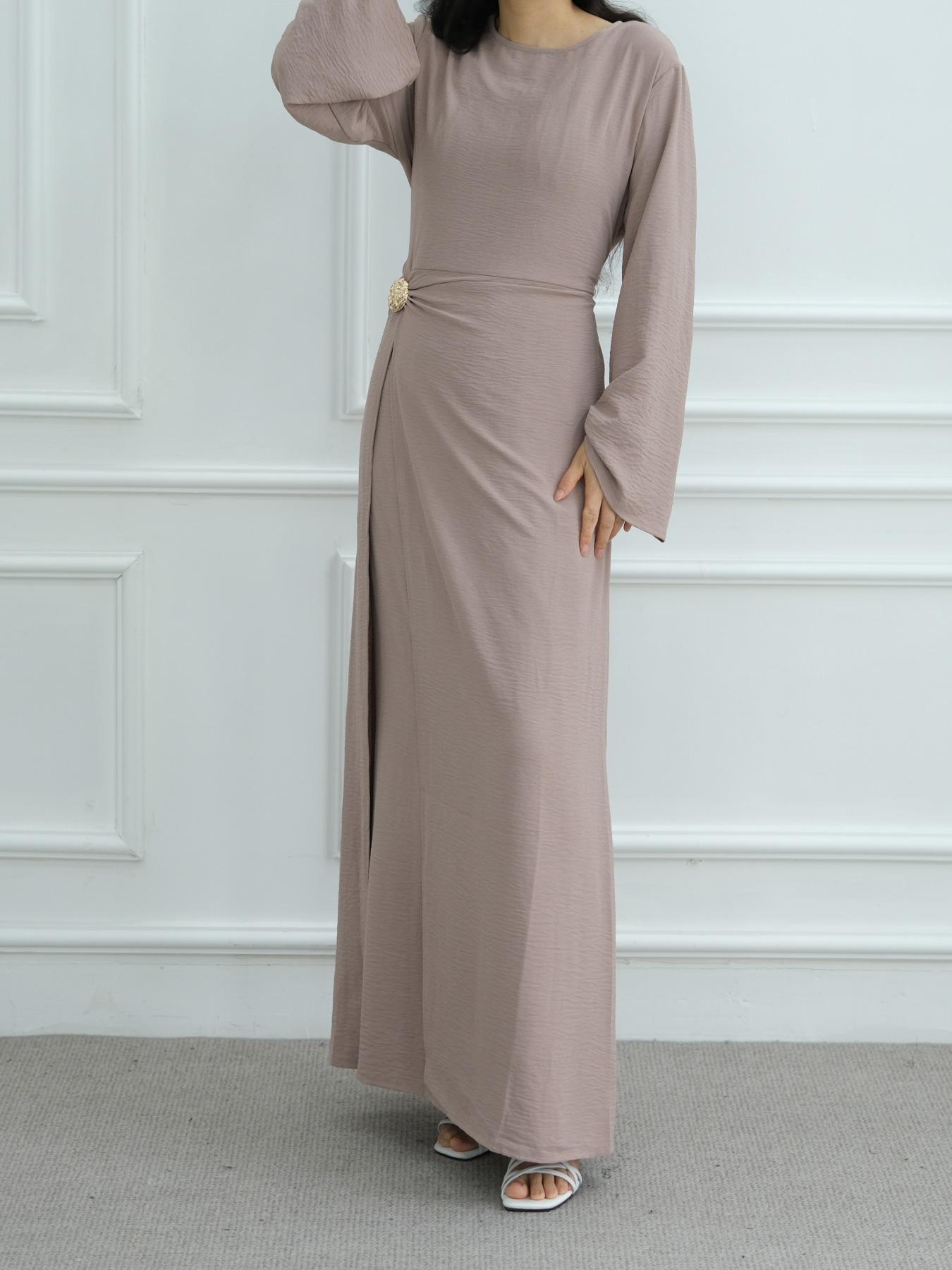Muslim Women Plain Simple Dress with Back Tie, Waist Cinching, Decorative Buttons, Perfect for Friend Gatherings & Casual Occasions, Modest Muslim Outfits