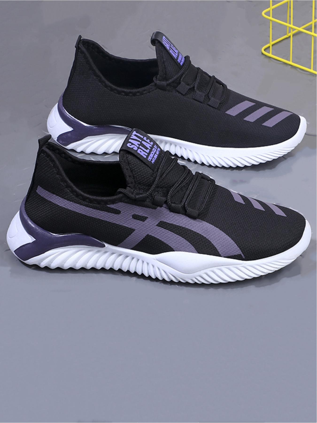 Men's casual sports shoes, with lightweight mesh material wrapping, stylish and eye-catching contrasting decorations, lace up style that fits the foot shape, simple and versatile color matching, preferred for daily commuting and casual sports wear