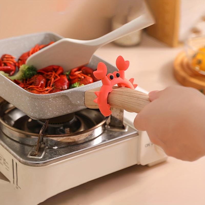 A set of 2 silicone spoon holders, featuring cute crab and octopus designs, heat-resistant spoon holders for kitchen utensils and scrapers, kitchen utensil organizer - perfect for gifts!