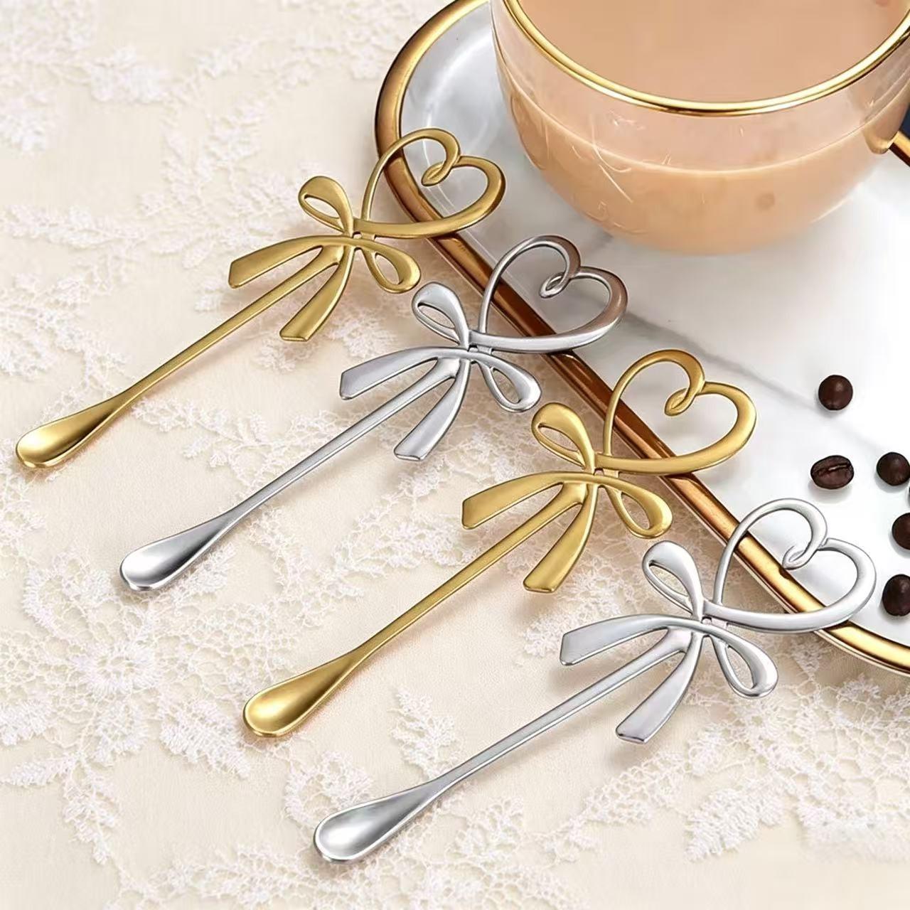 5-Piece Heart Butterfly Cup Spoon Set, Stainless Steel Coffee Stirrer, Sweet Dessert Spoon, Silver Color Dinner Spoon for Parties