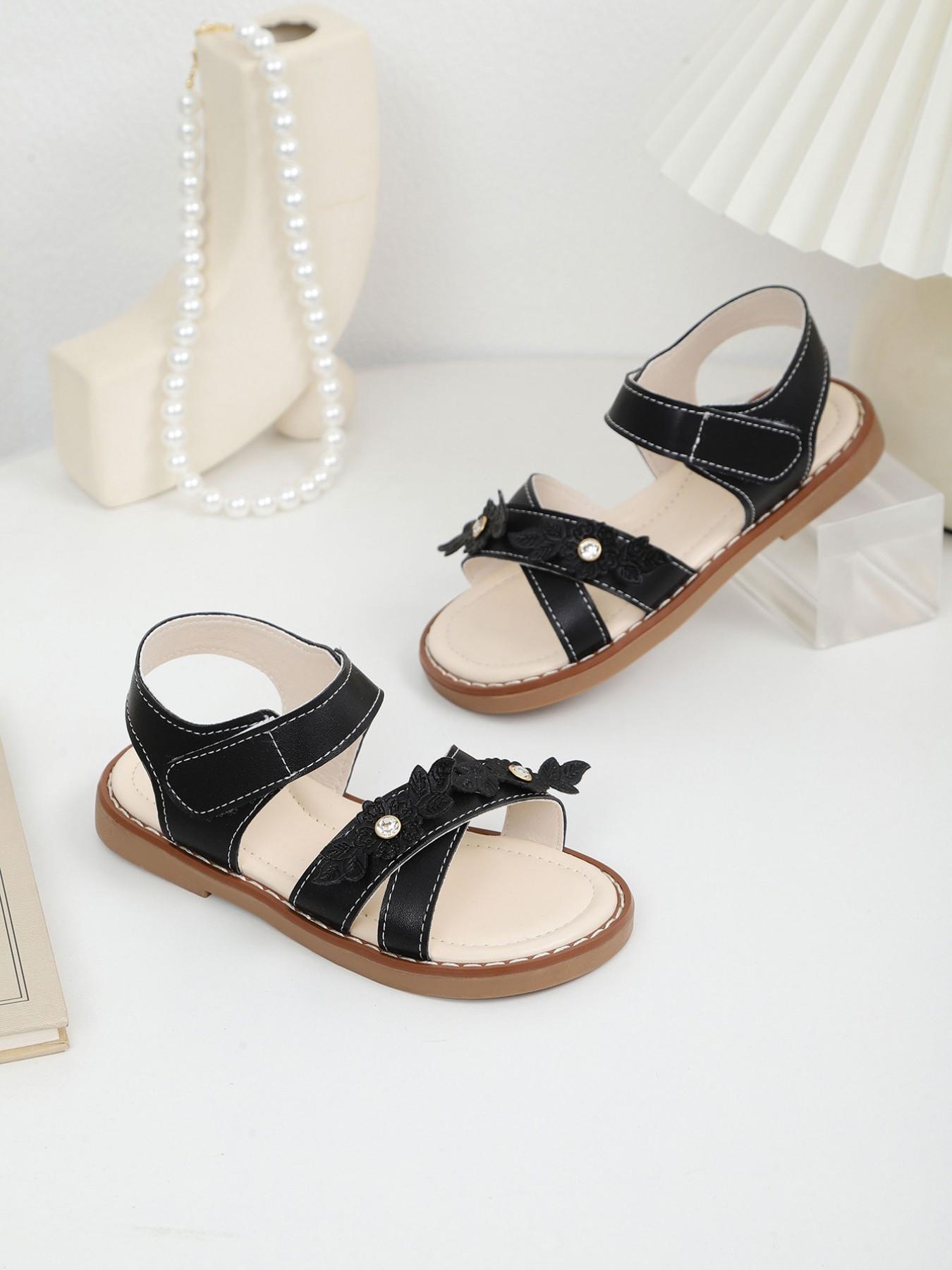 2026 Summer New Girls' Cross Strap Sandals, Child 3D Leaf Decoration Princess Shoes, Soft Sole Beach Sandals for School