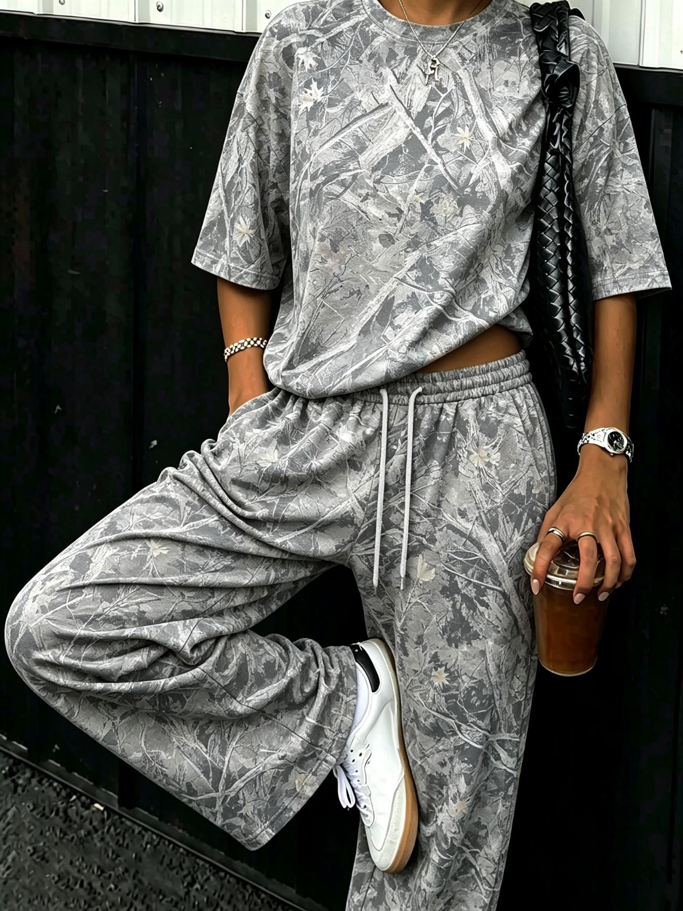 American Vintage Millennial Style Camouflage Print Casual Suit, Round Neck Drop Shoulder Short Sleeve and Loose Wide Leg Pants Set, Women's Outdoor Sports, Casual Sportswear Outfit, Casual Sporty Set