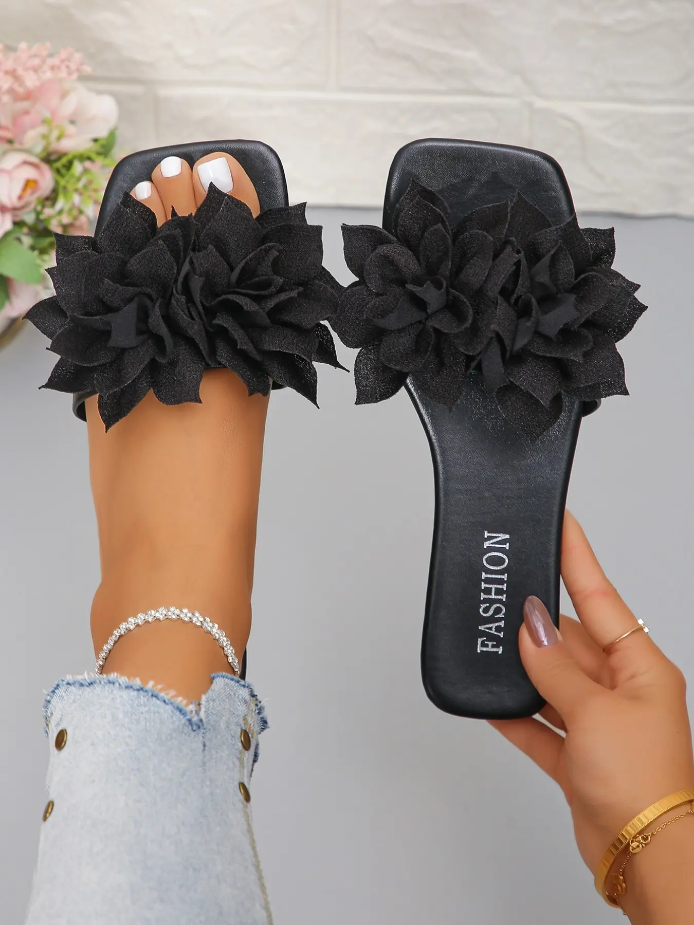 Women Flower Decor Slide Sandals, Square Open Toe Flat Slippers, Summer Beach Slip-On Casual Shoes, Comfortable and Stylish Footwear